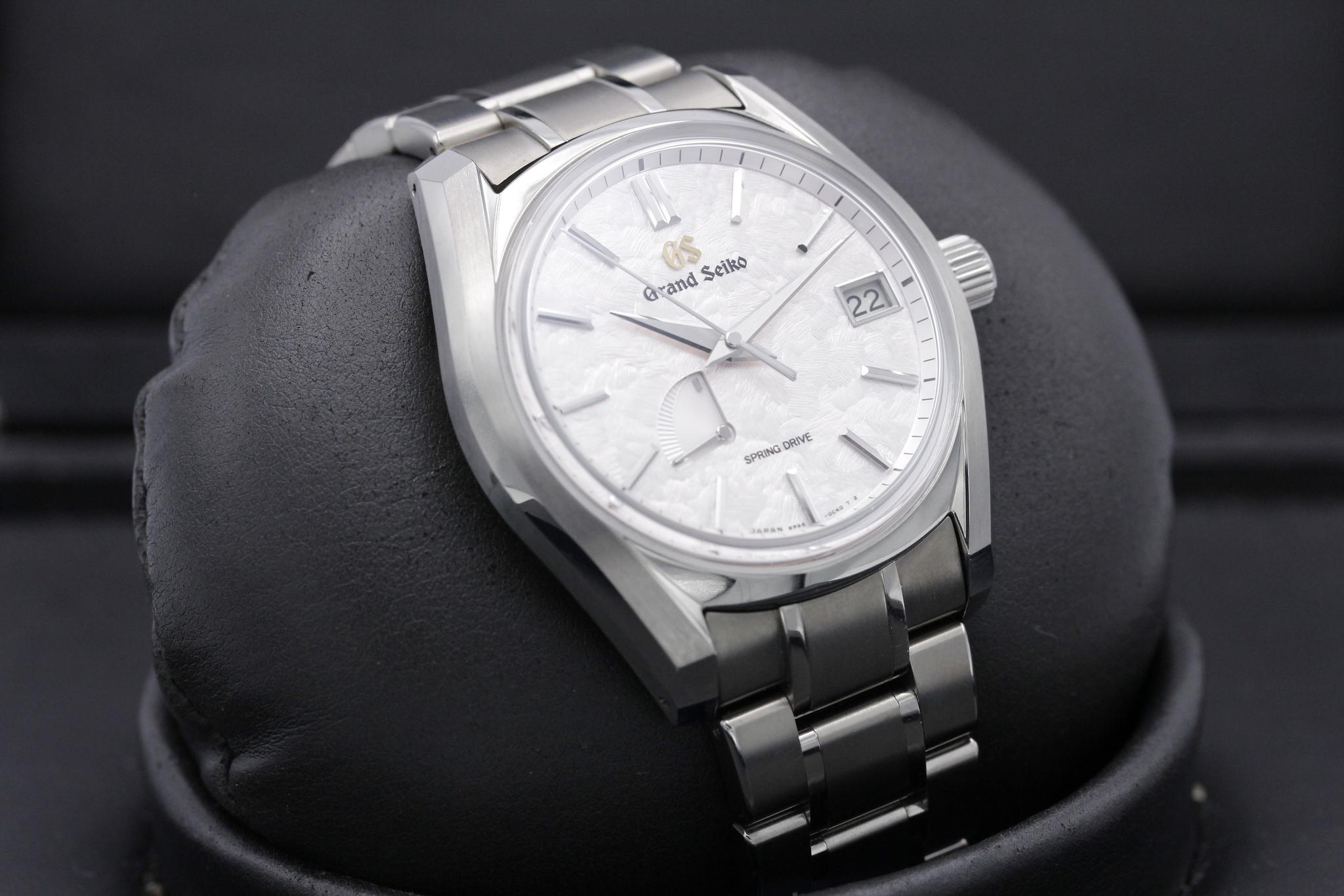 Watch Image 10