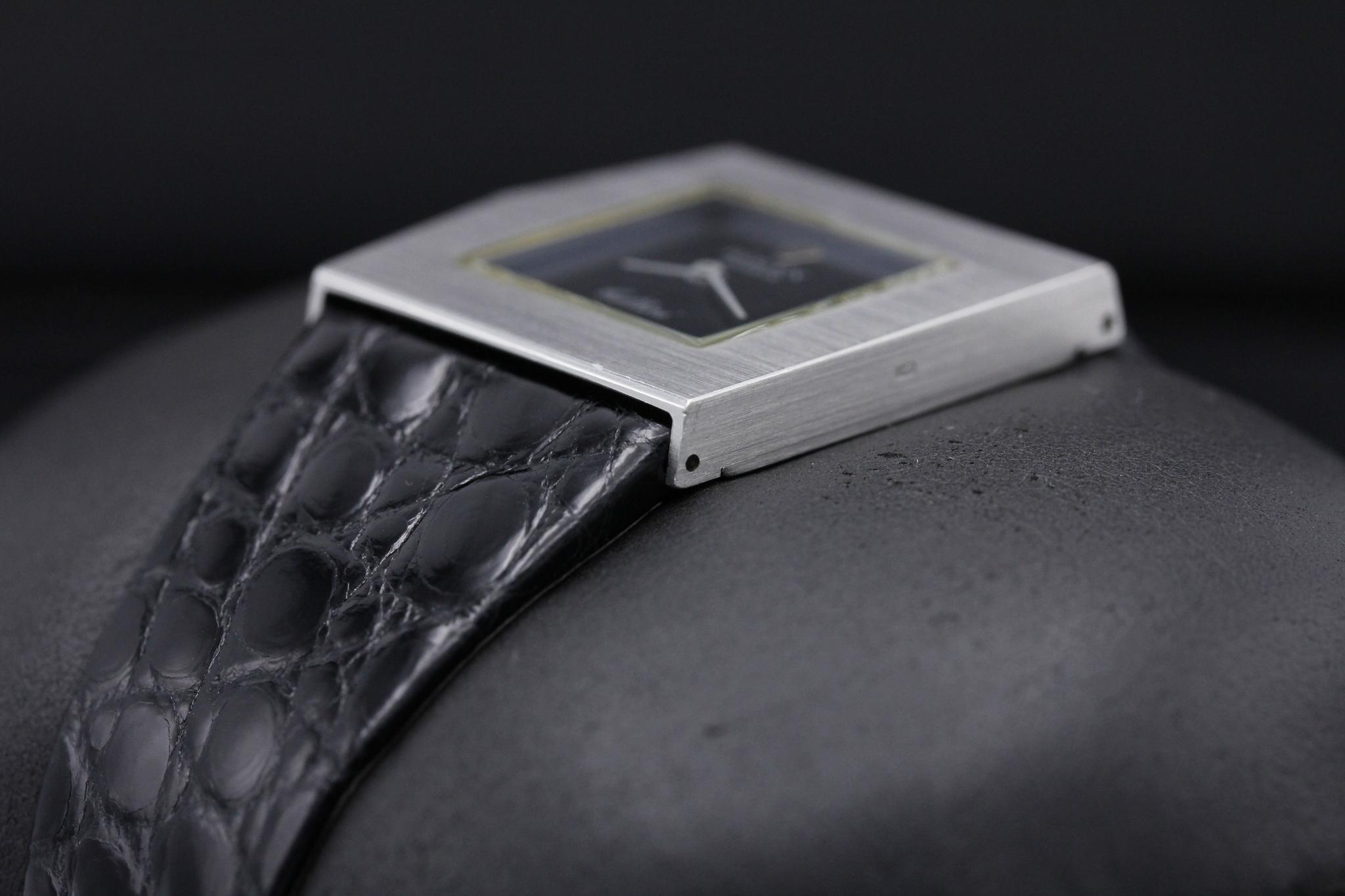 Watch Image 3