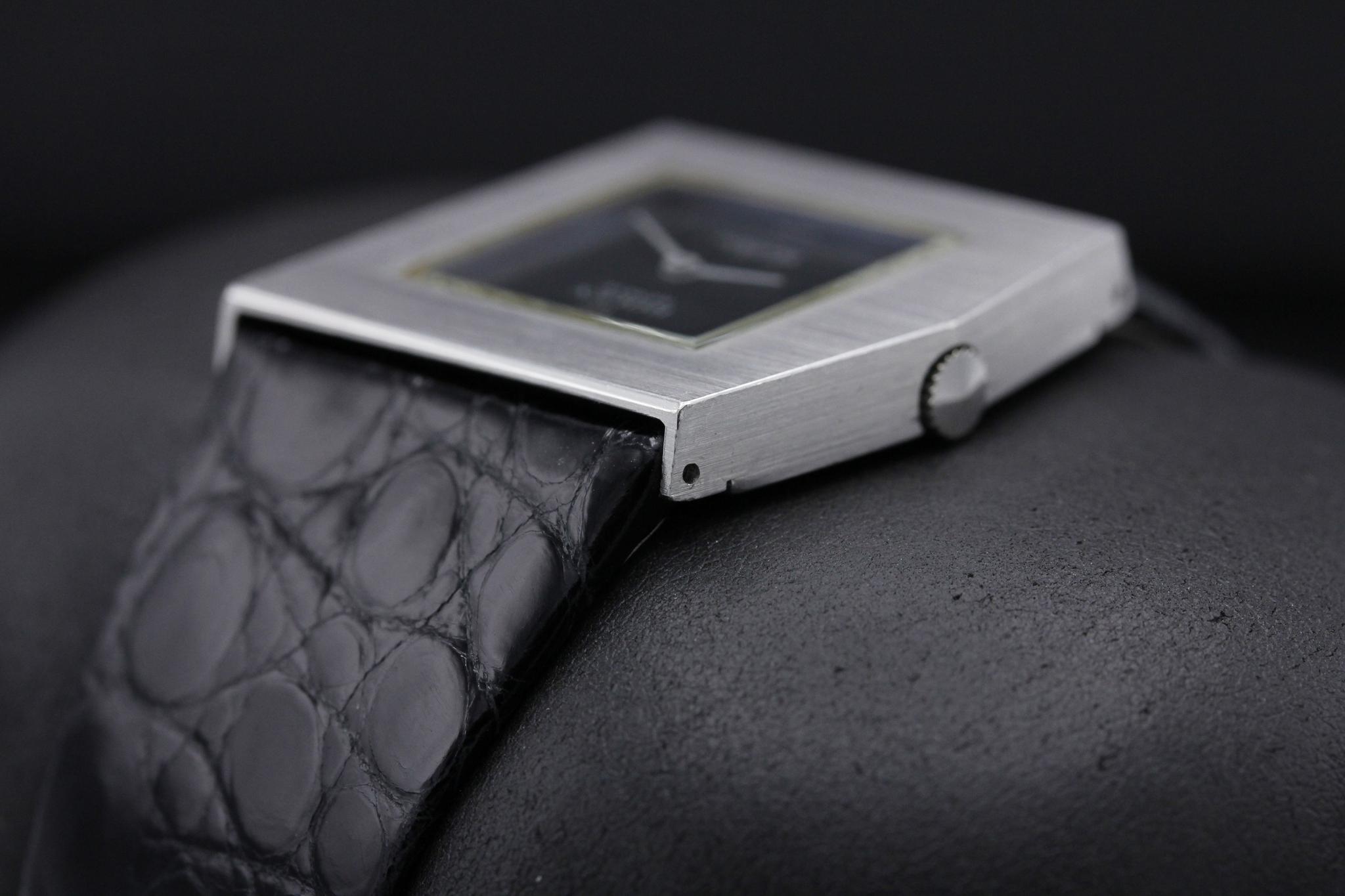 Watch Image 6