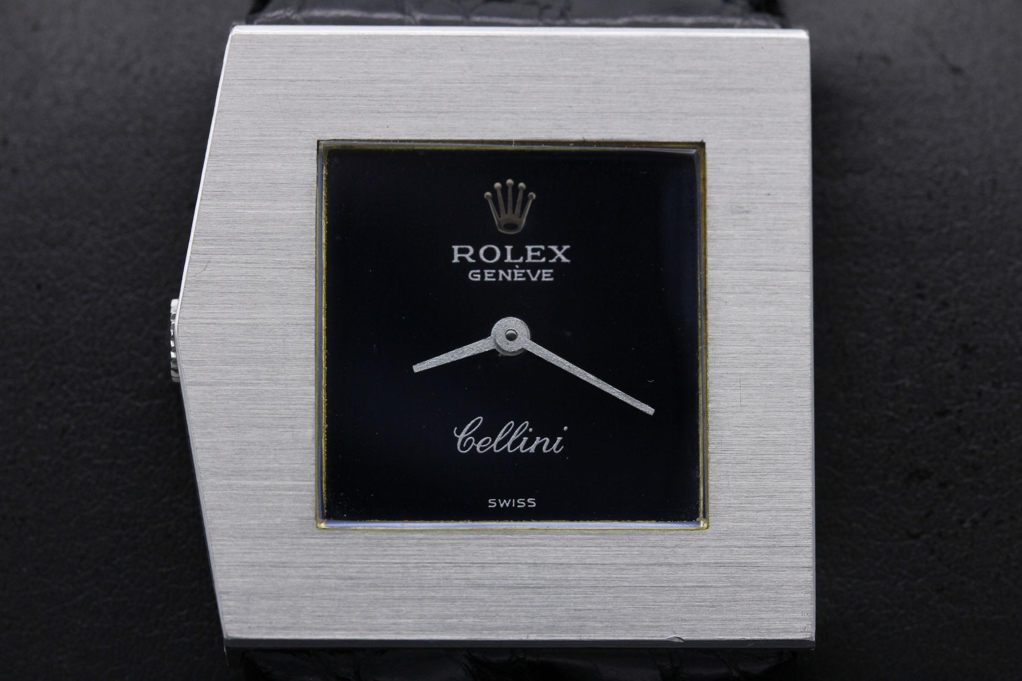 Watch Image 2