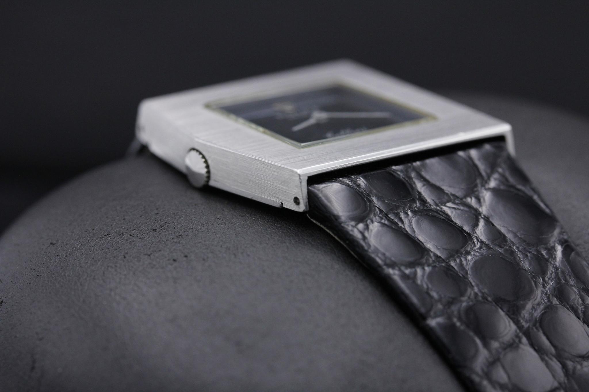Watch Image 8