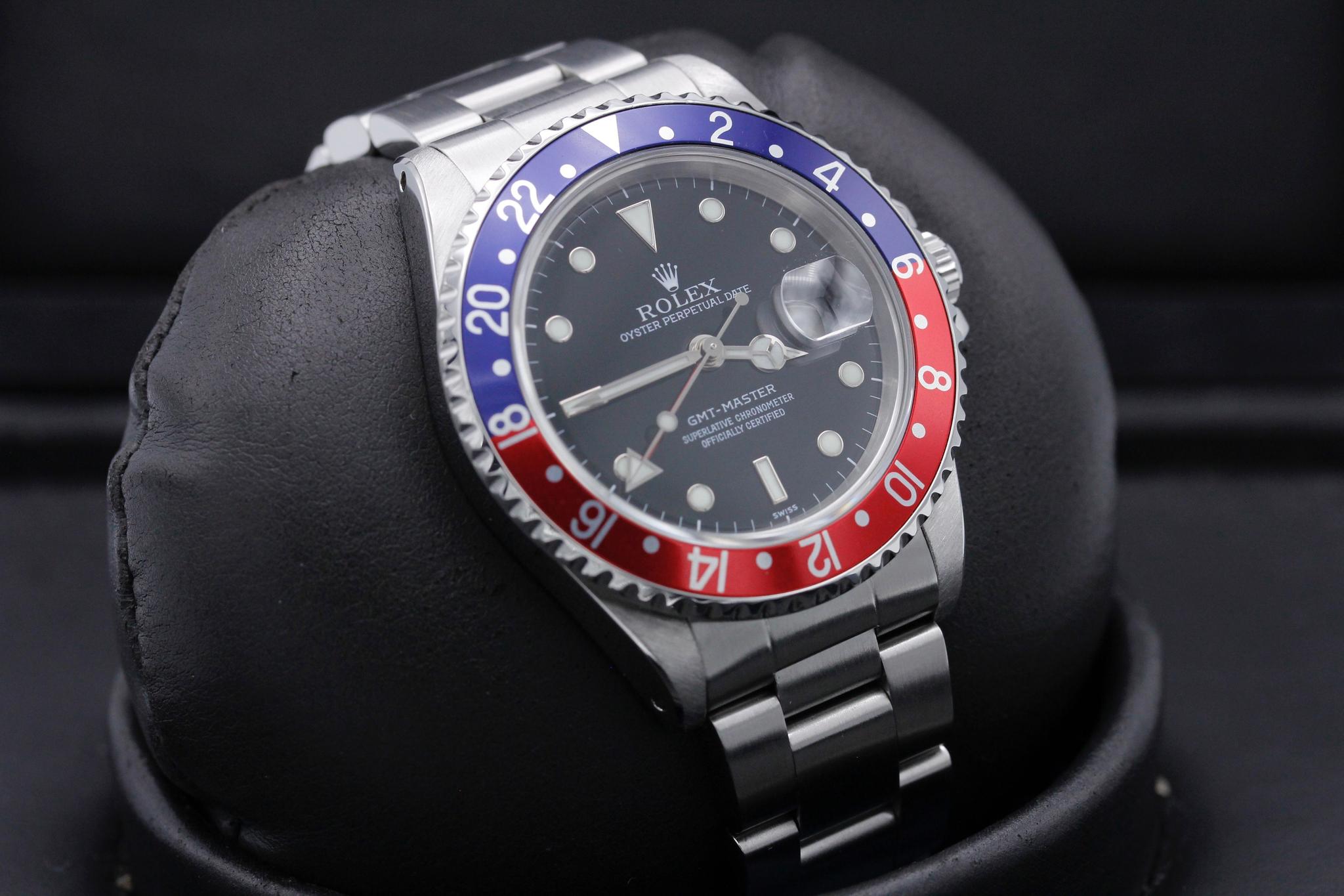 Watch Image 12