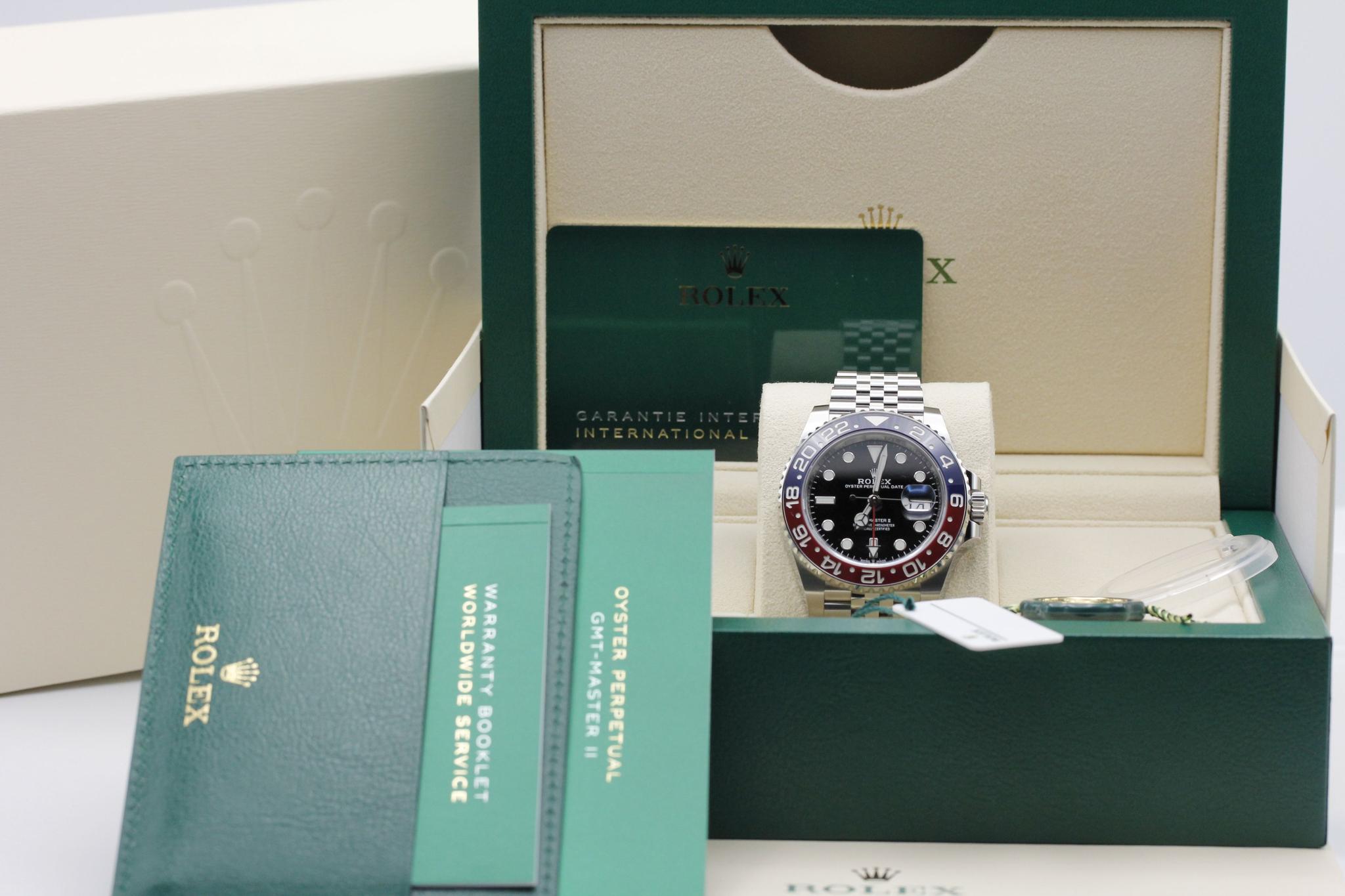 Watch Image 11