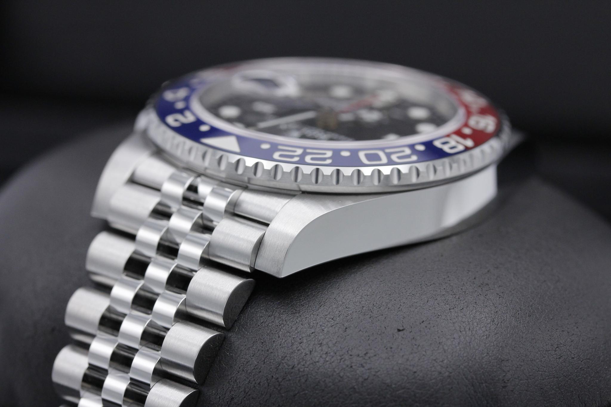 Watch Image 5