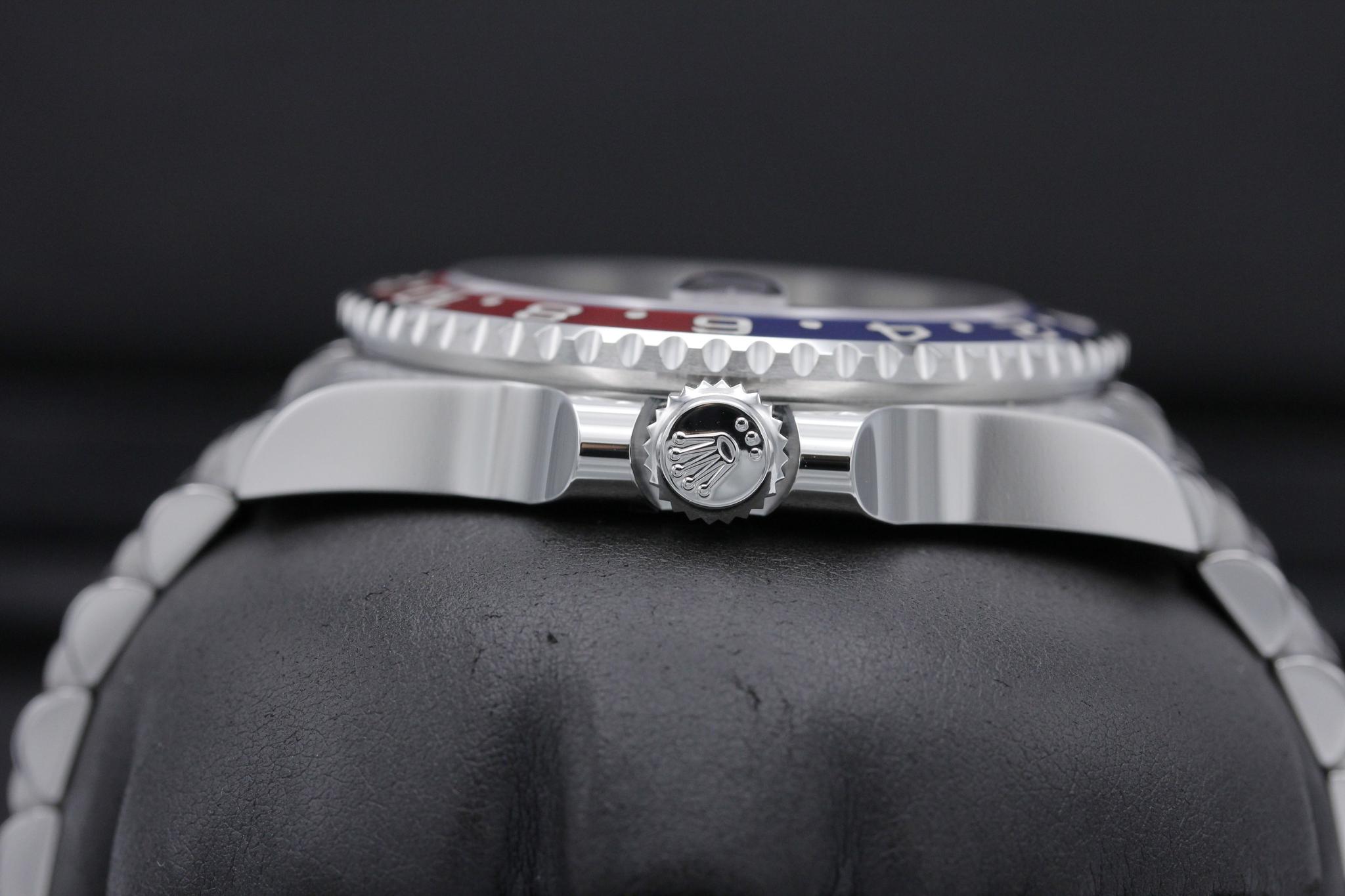 Watch Image 3