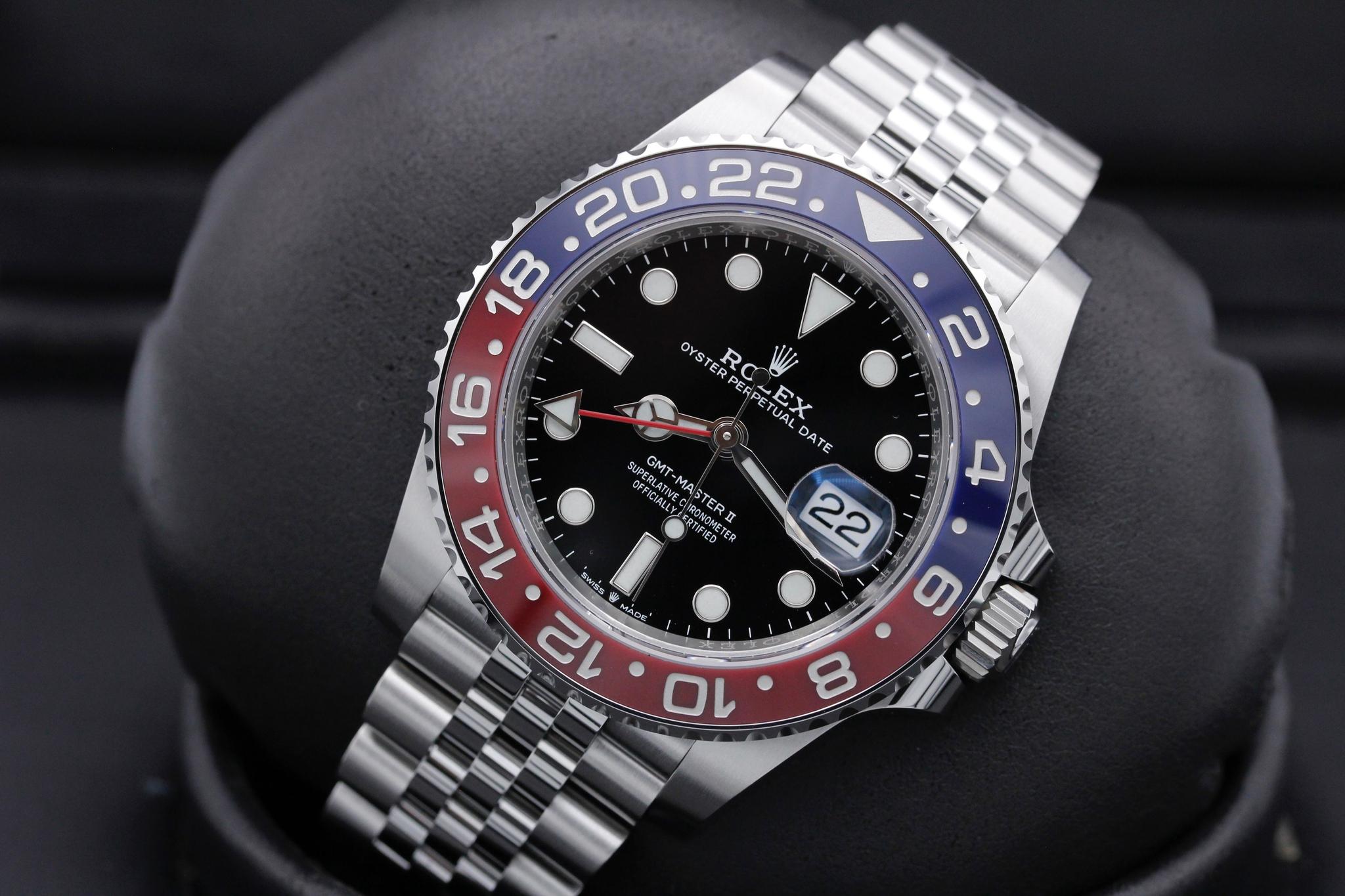 Watch Image 10
