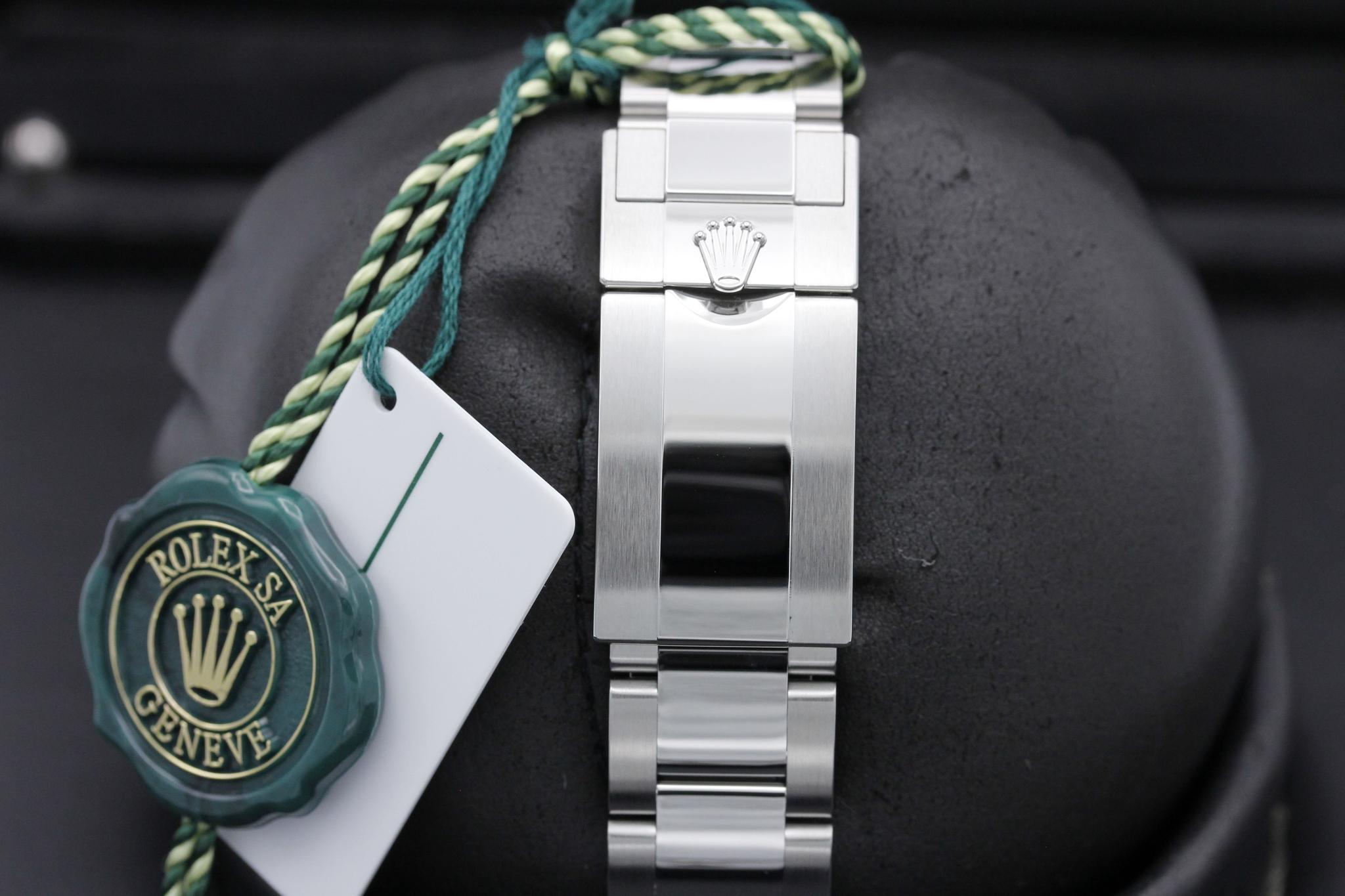 Watch Image 8