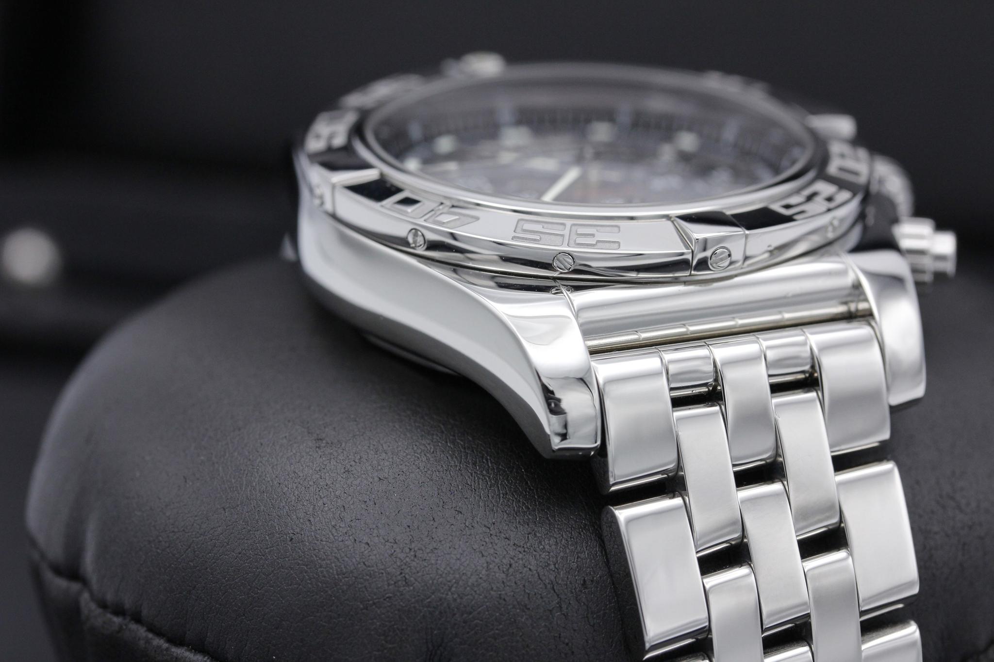 Watch Image 6