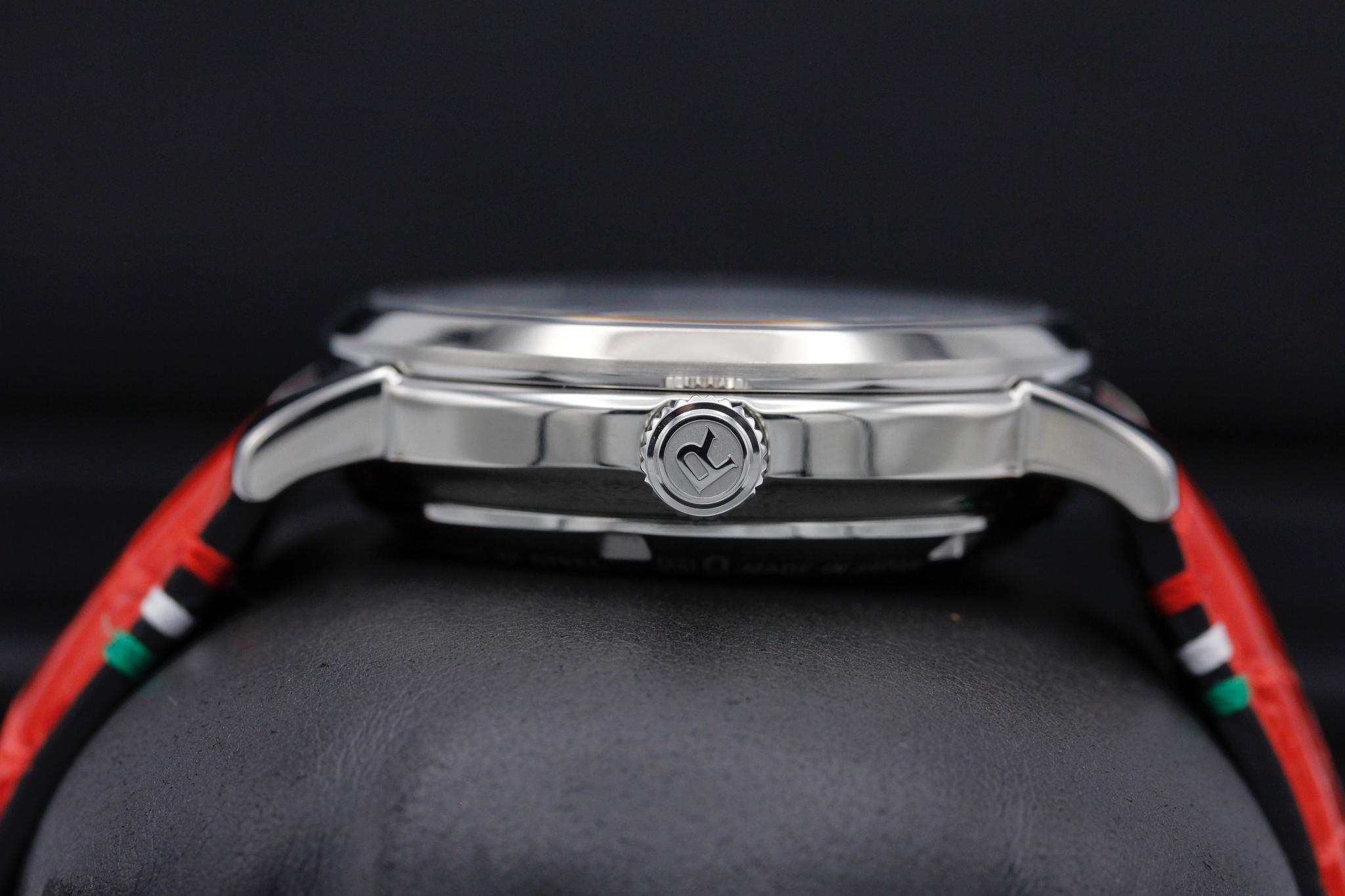 Watch Image 3