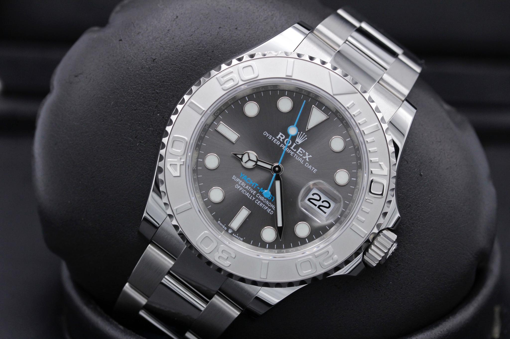 Watch Image 10
