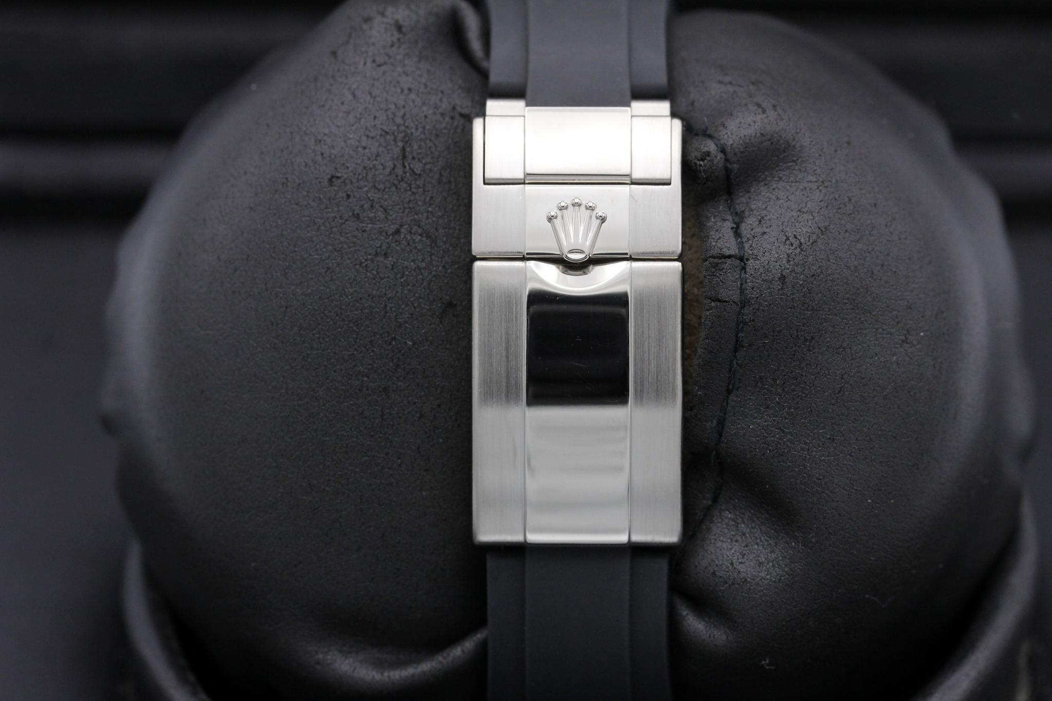 Watch Image 7