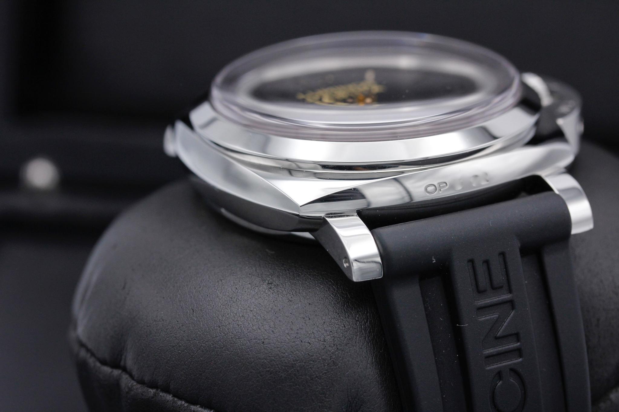 Watch Image 6