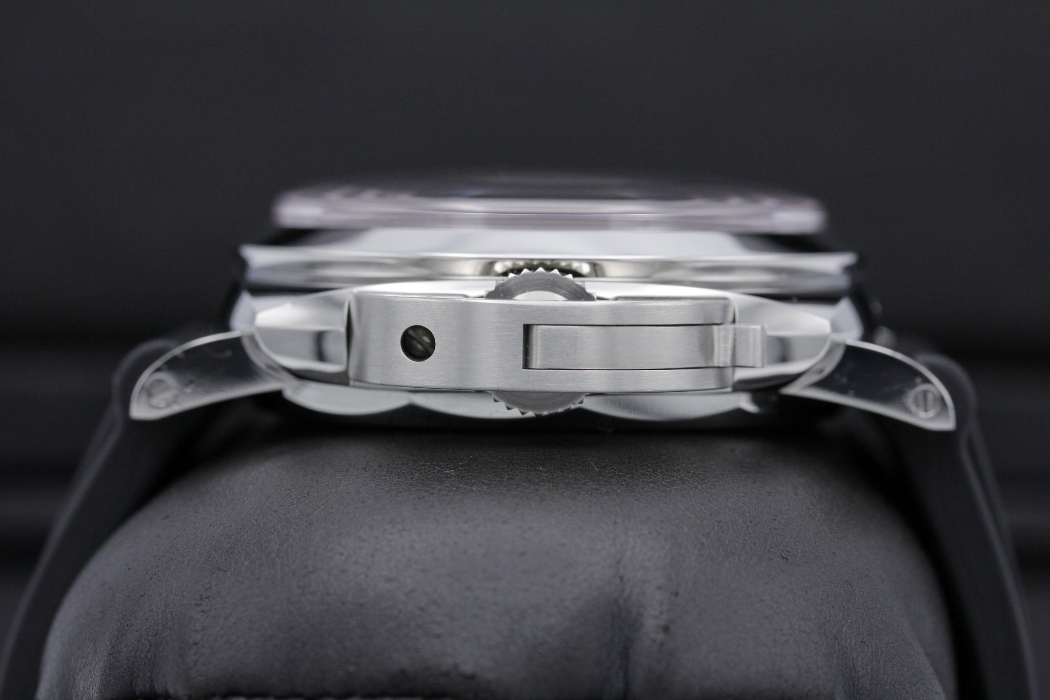Watch Image 3
