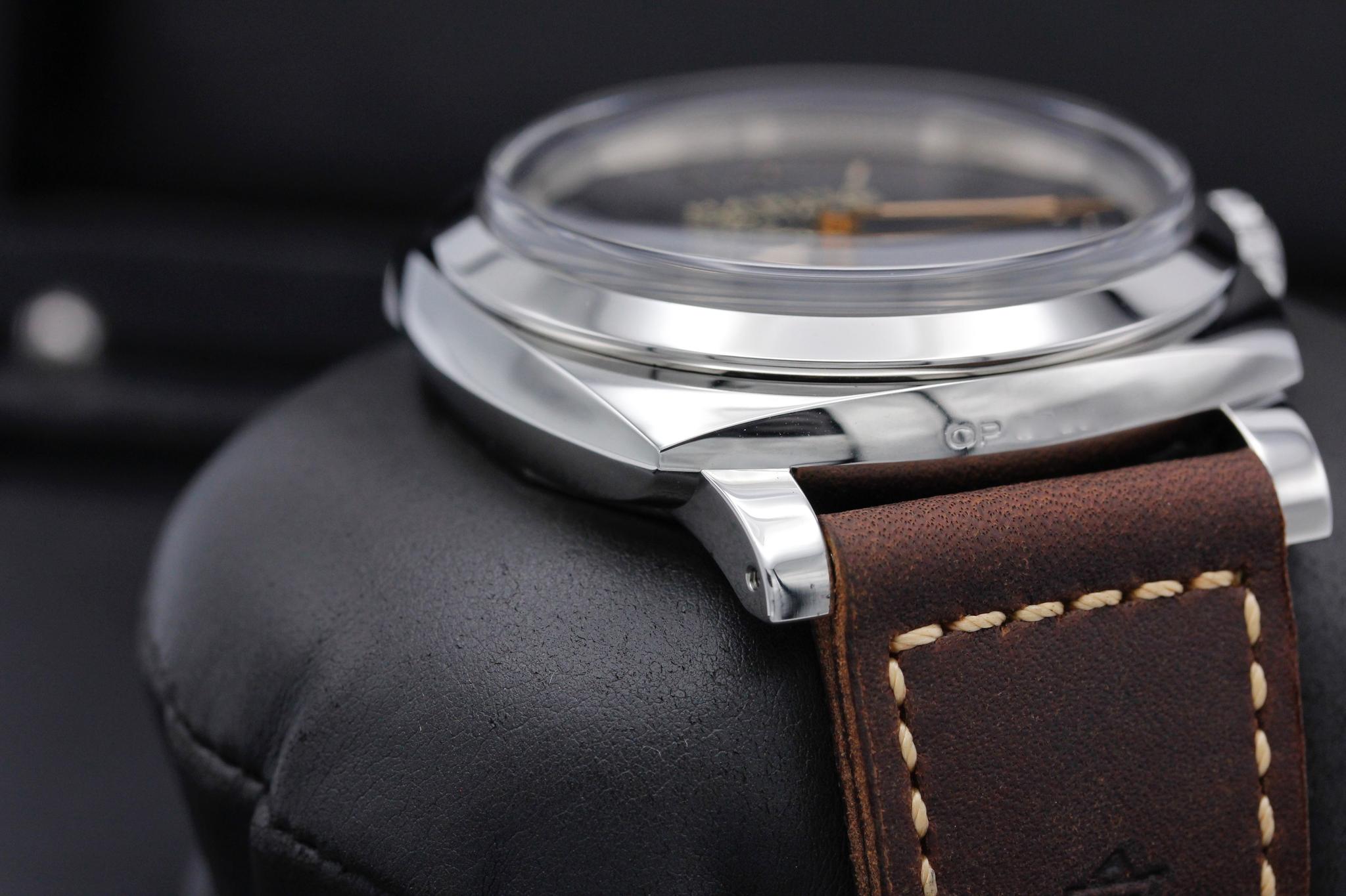 Watch Image 6