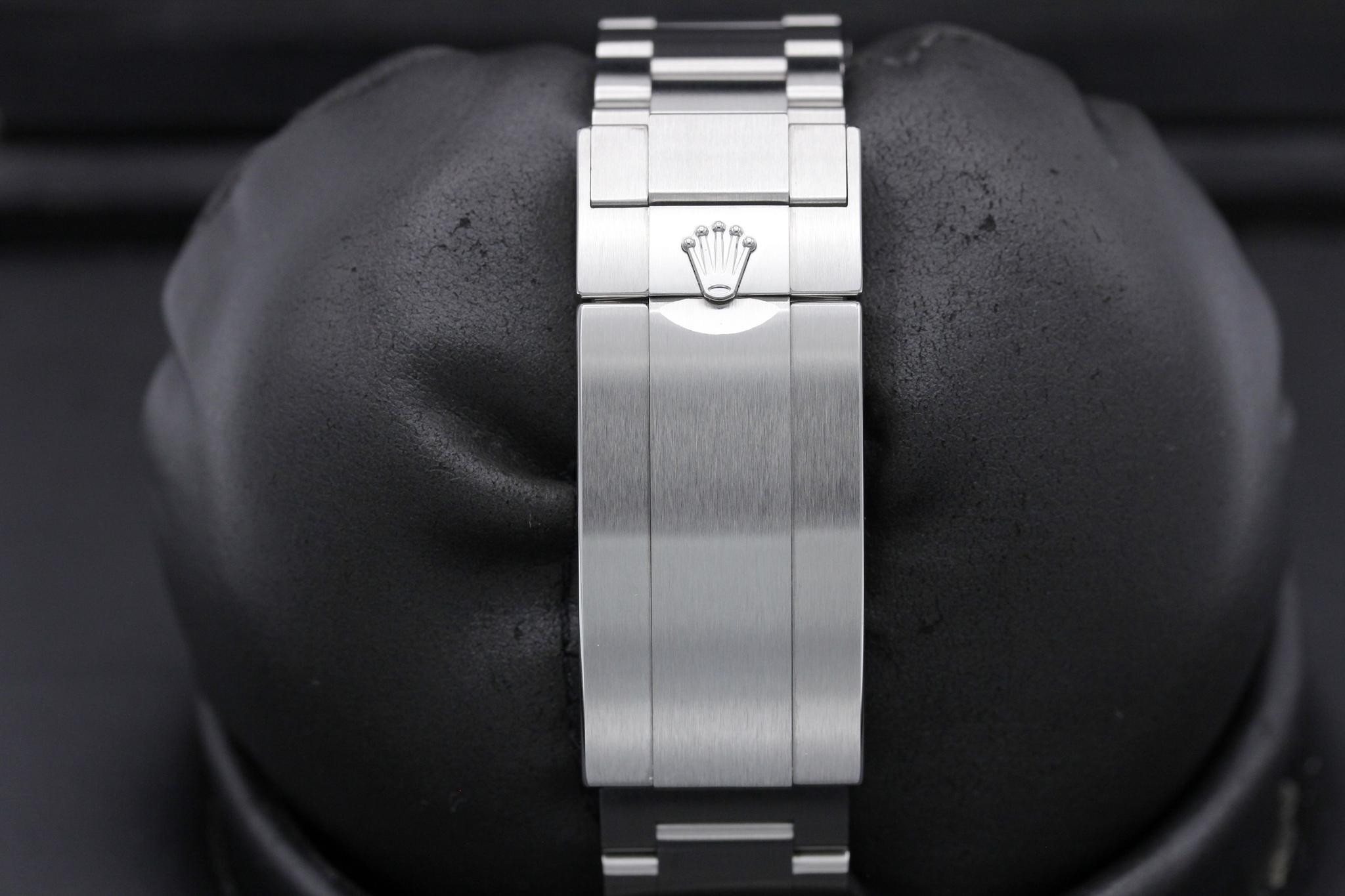 Watch Image 8