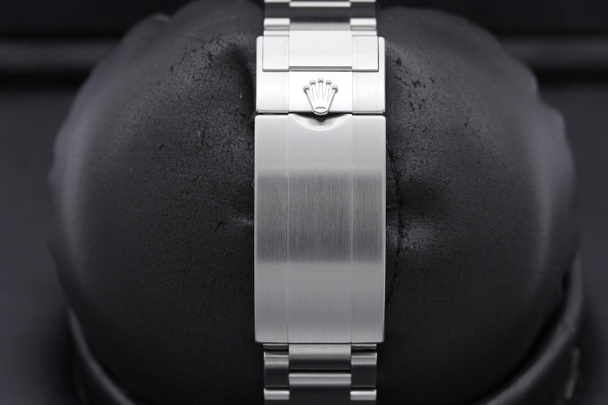 Watch Image 8