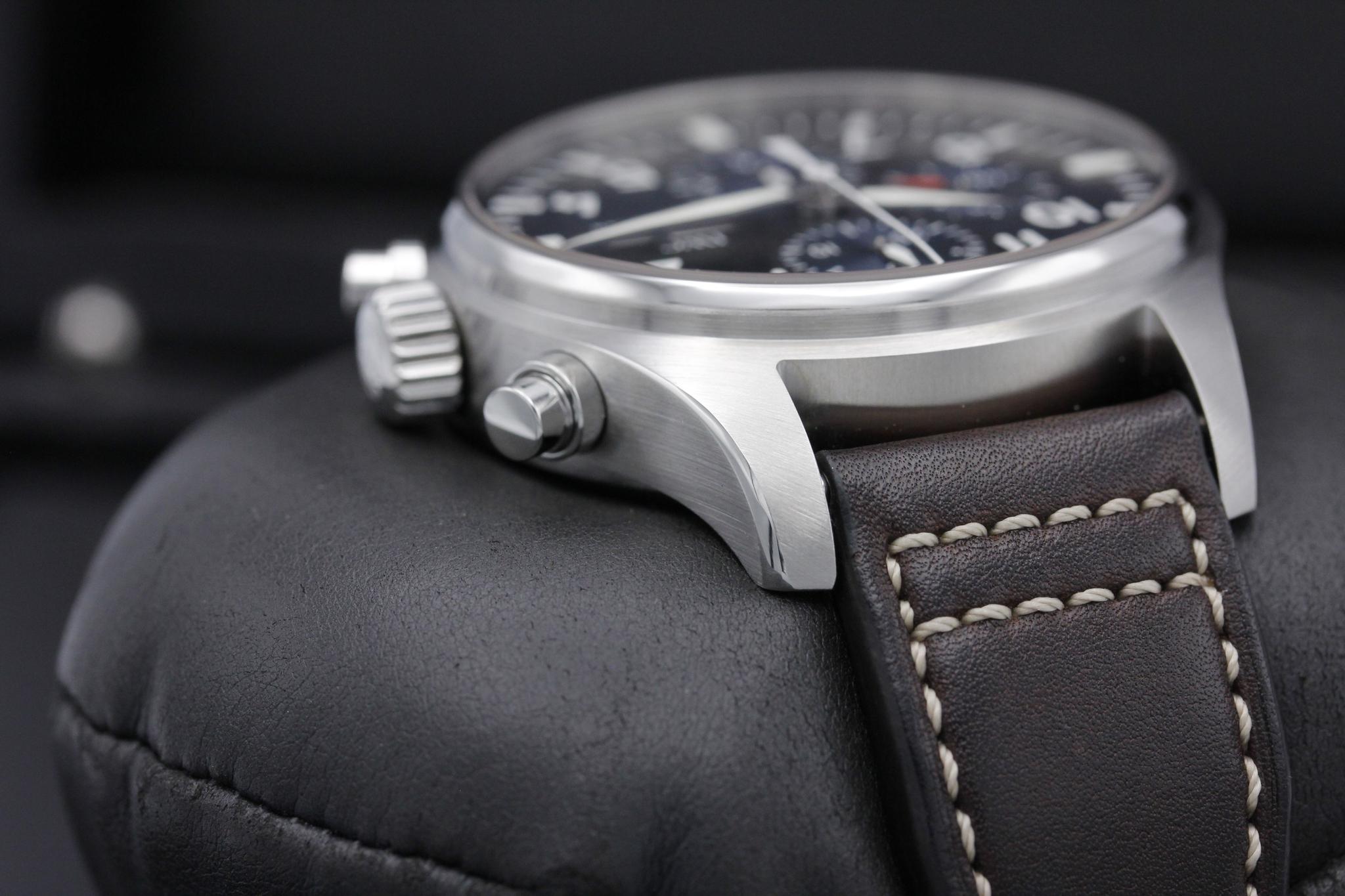 Watch Image 4