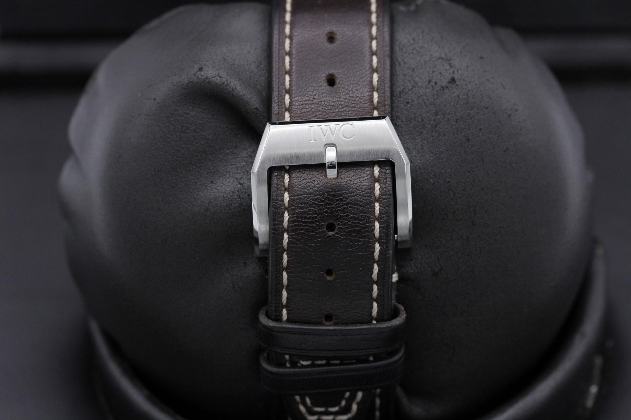 Watch Image 8