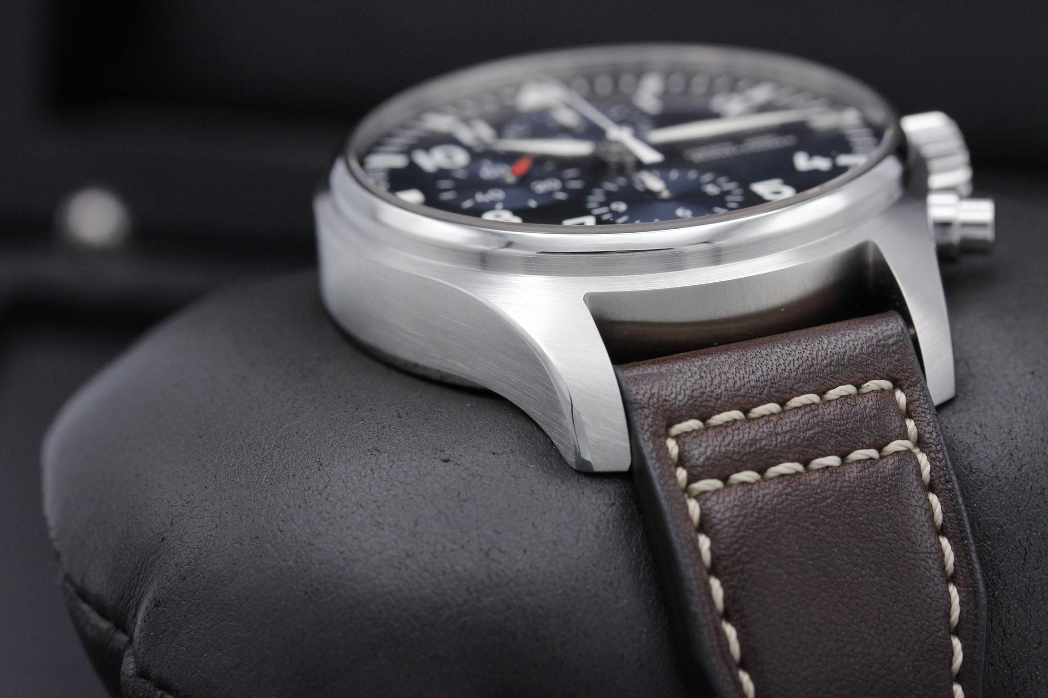 Watch Image 6
