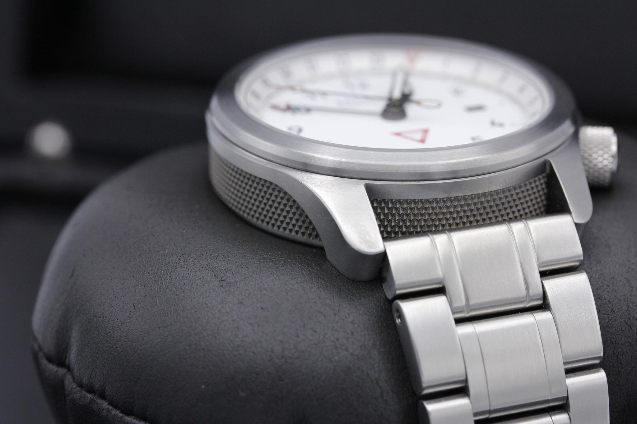 Watch Image 6
