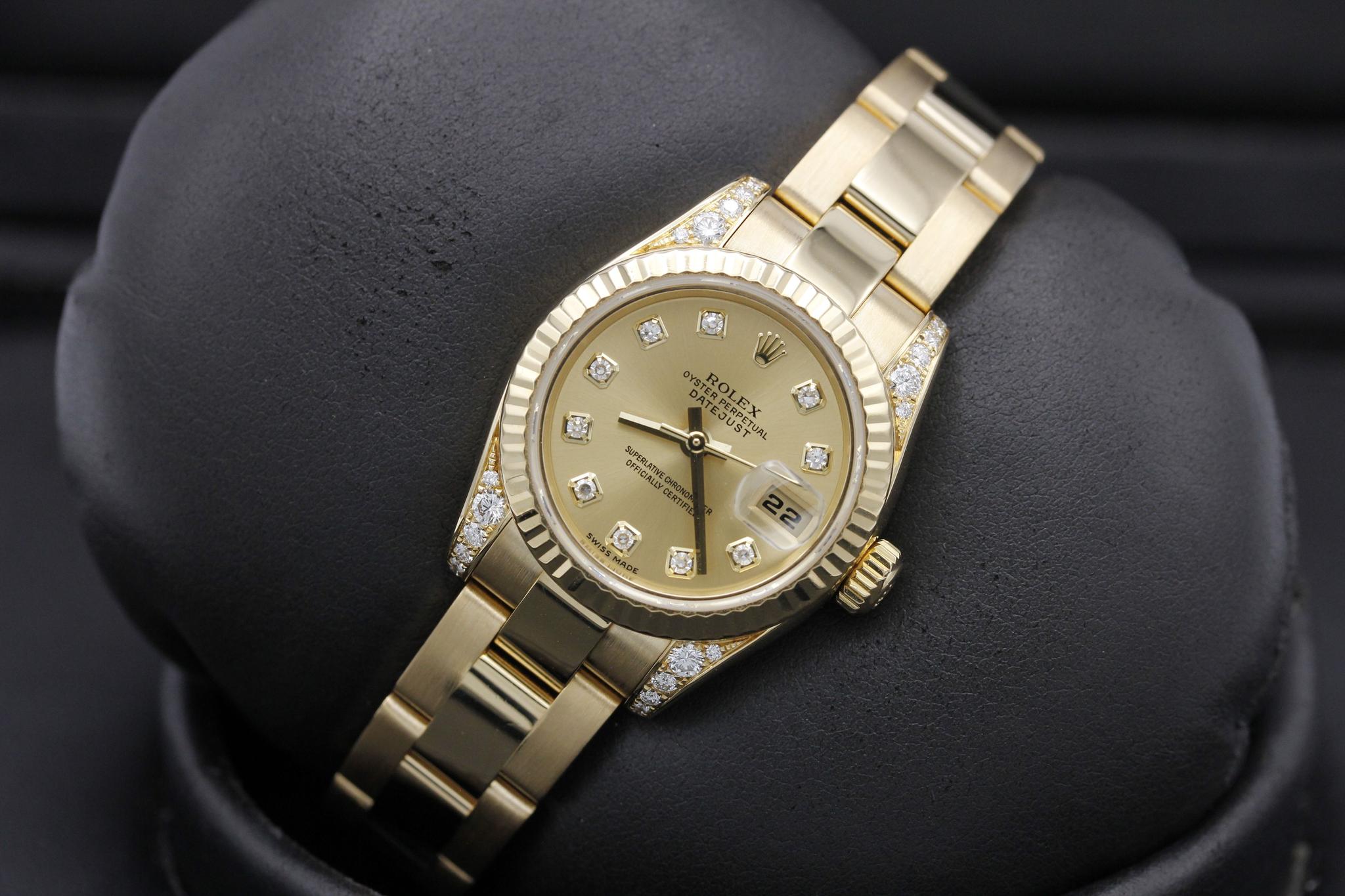 Watch Image 10
