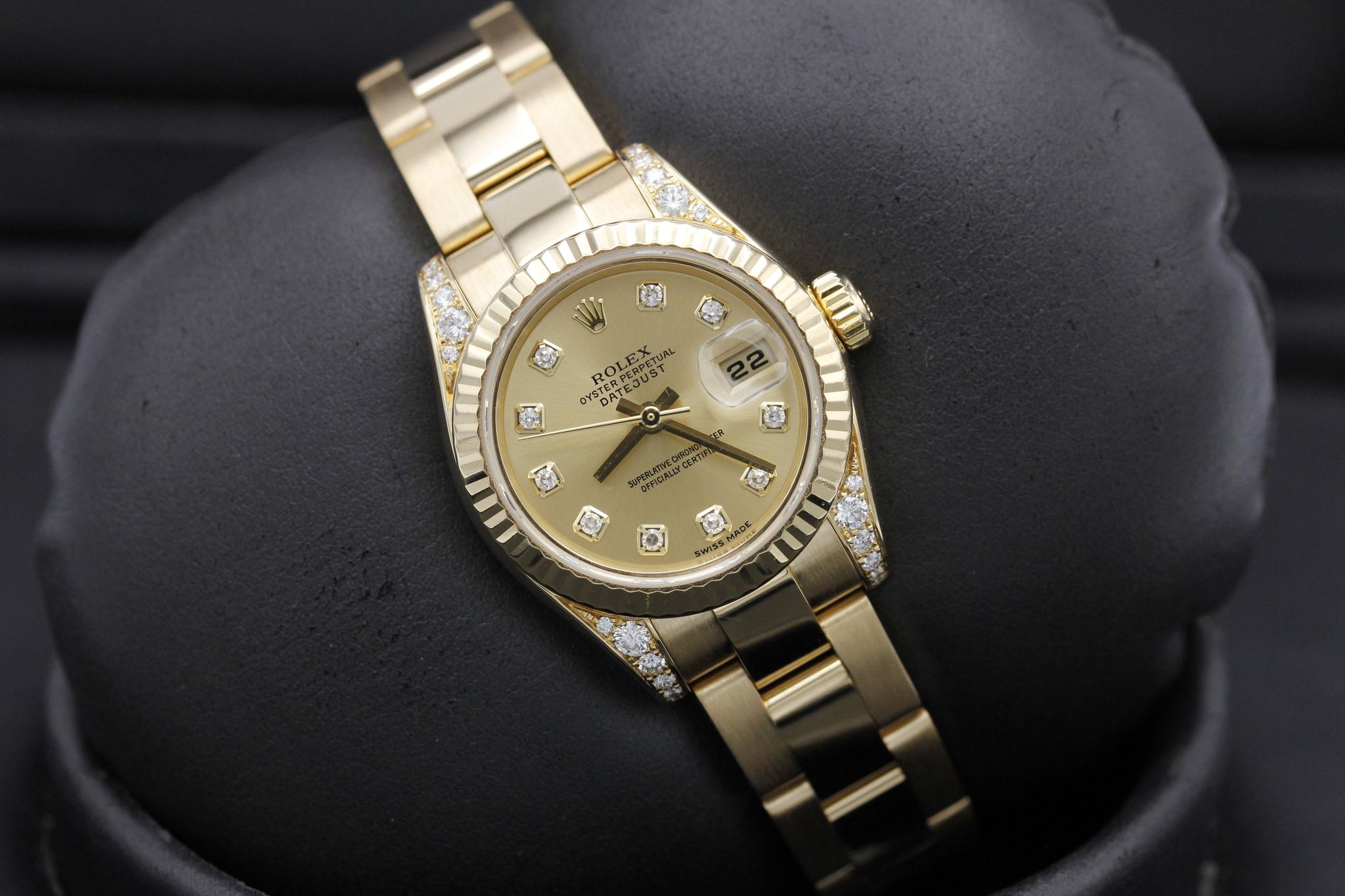 Watch Image 9