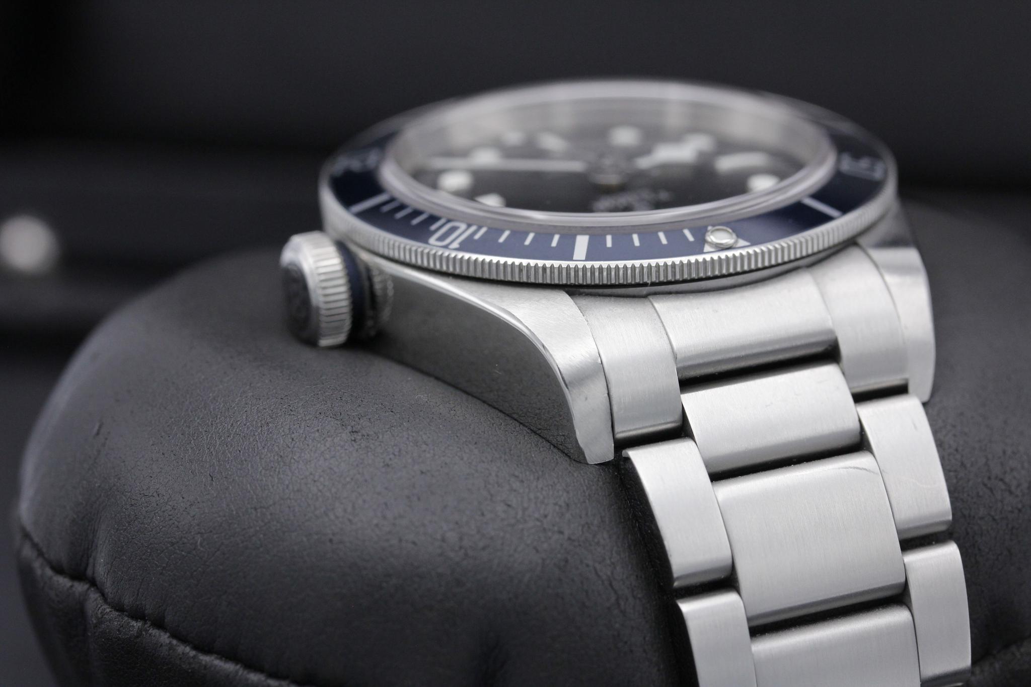 Watch Image 4