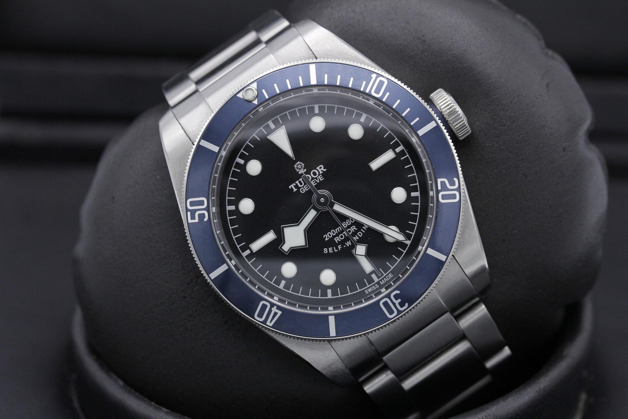 Watch Image 9