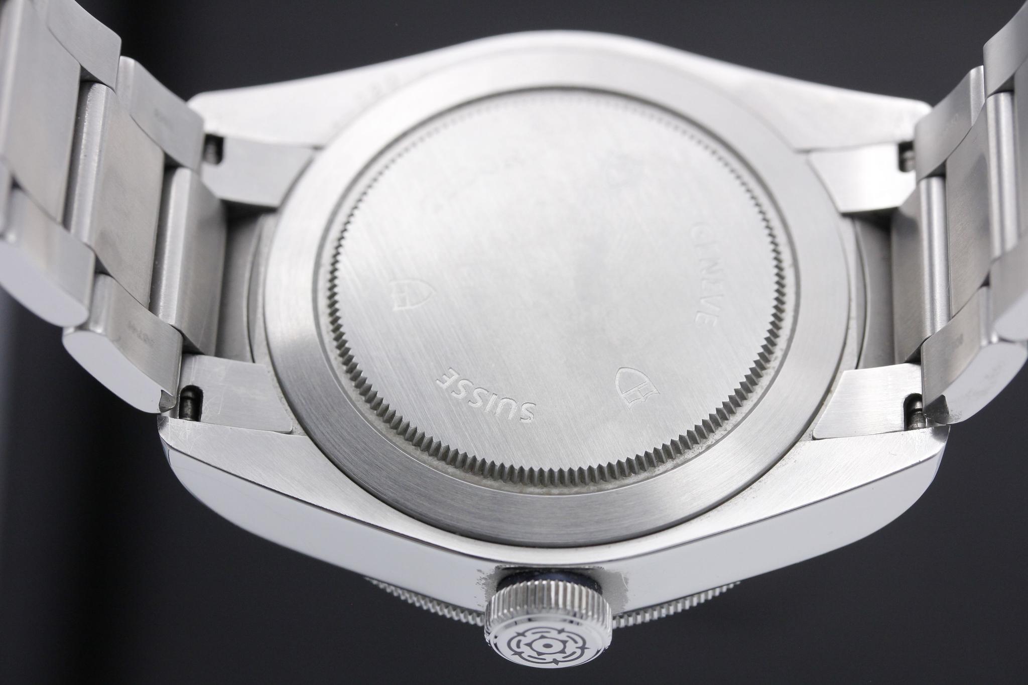 Watch Image 7