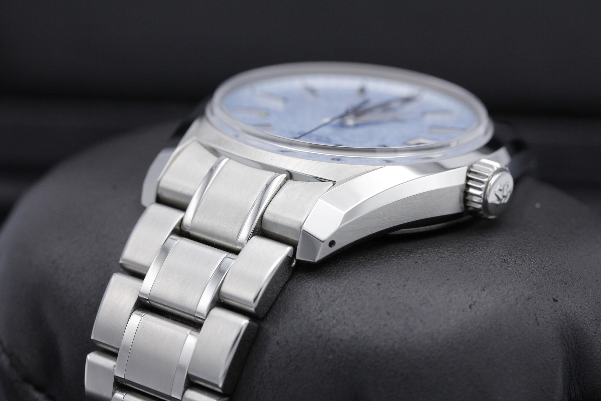 Watch Image 2