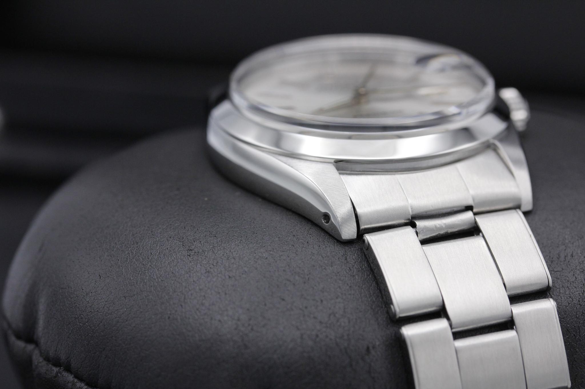 Watch Image 6
