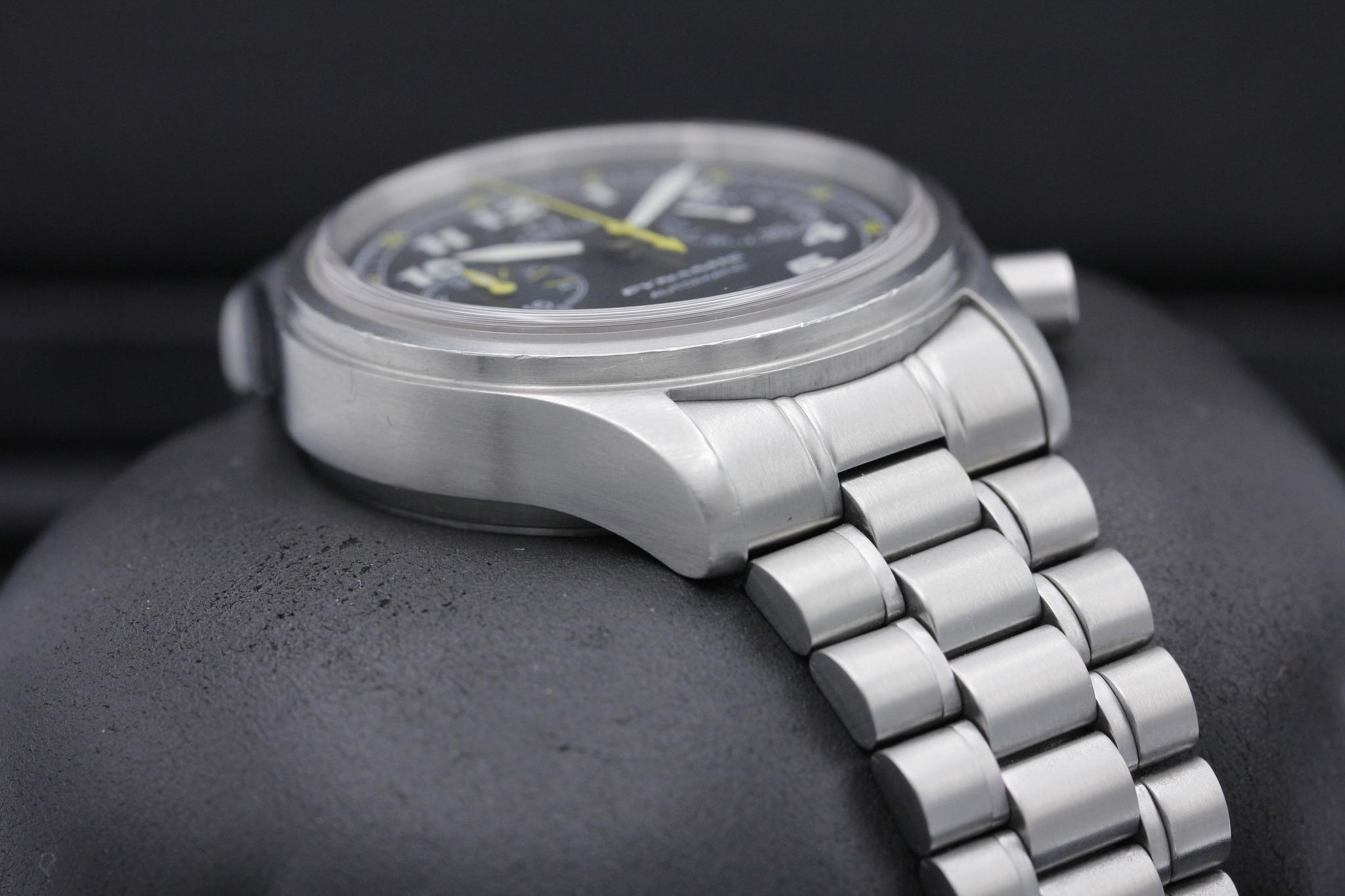 Watch Image 6