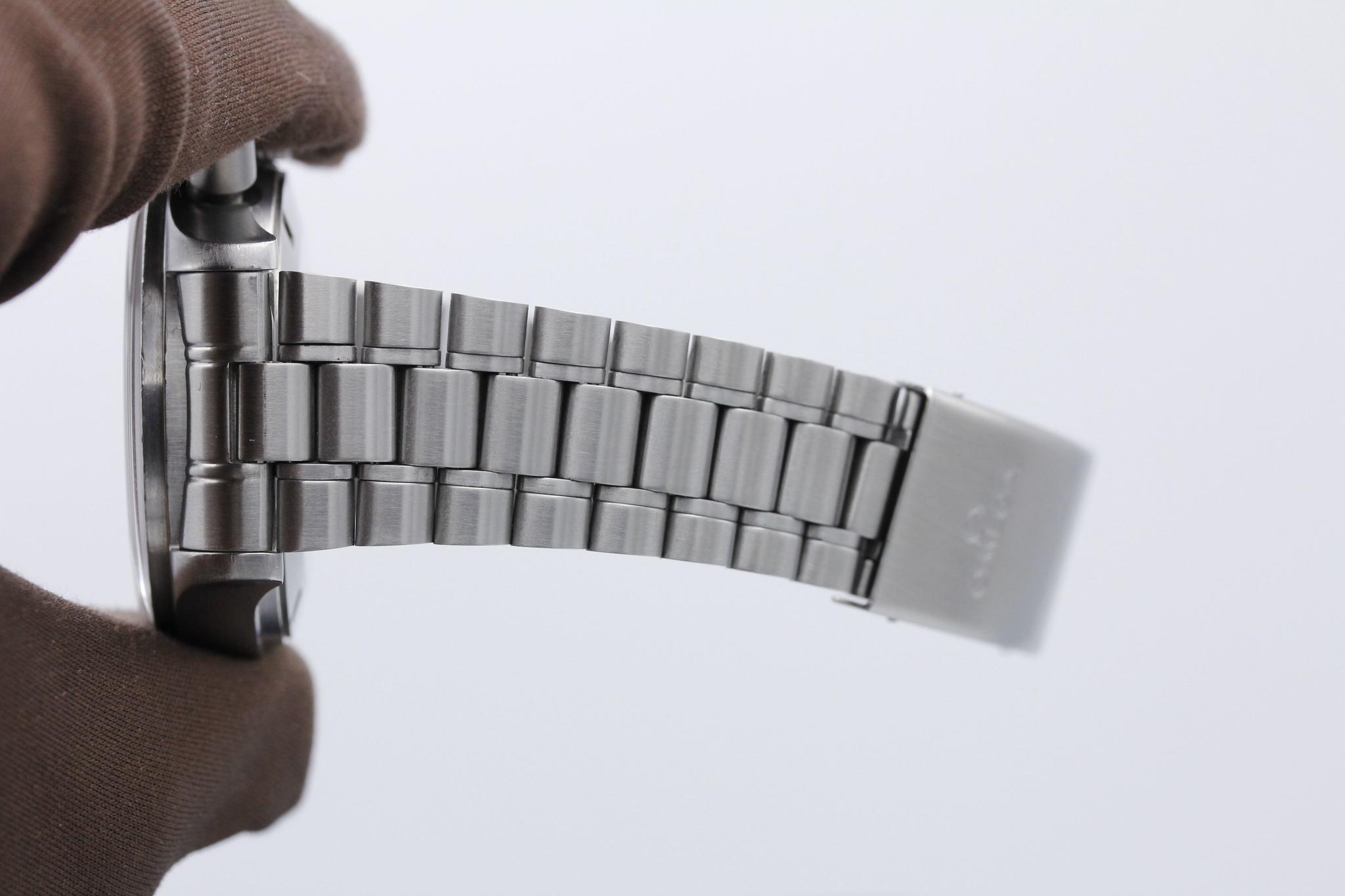 Watch Image 12