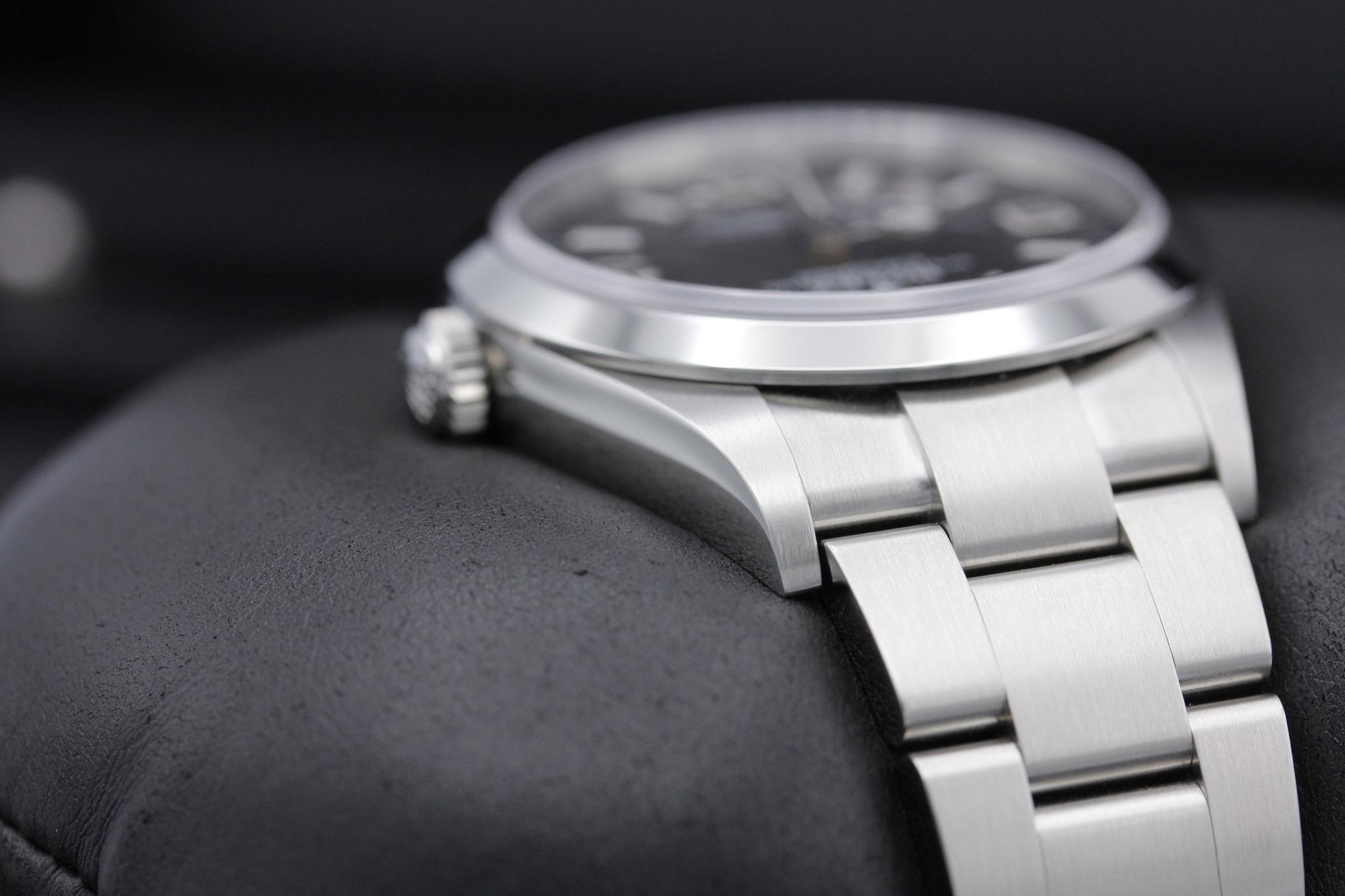 Watch Image 4