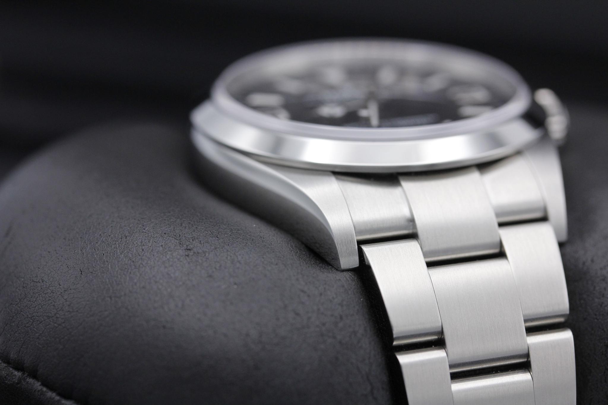 Watch Image 6