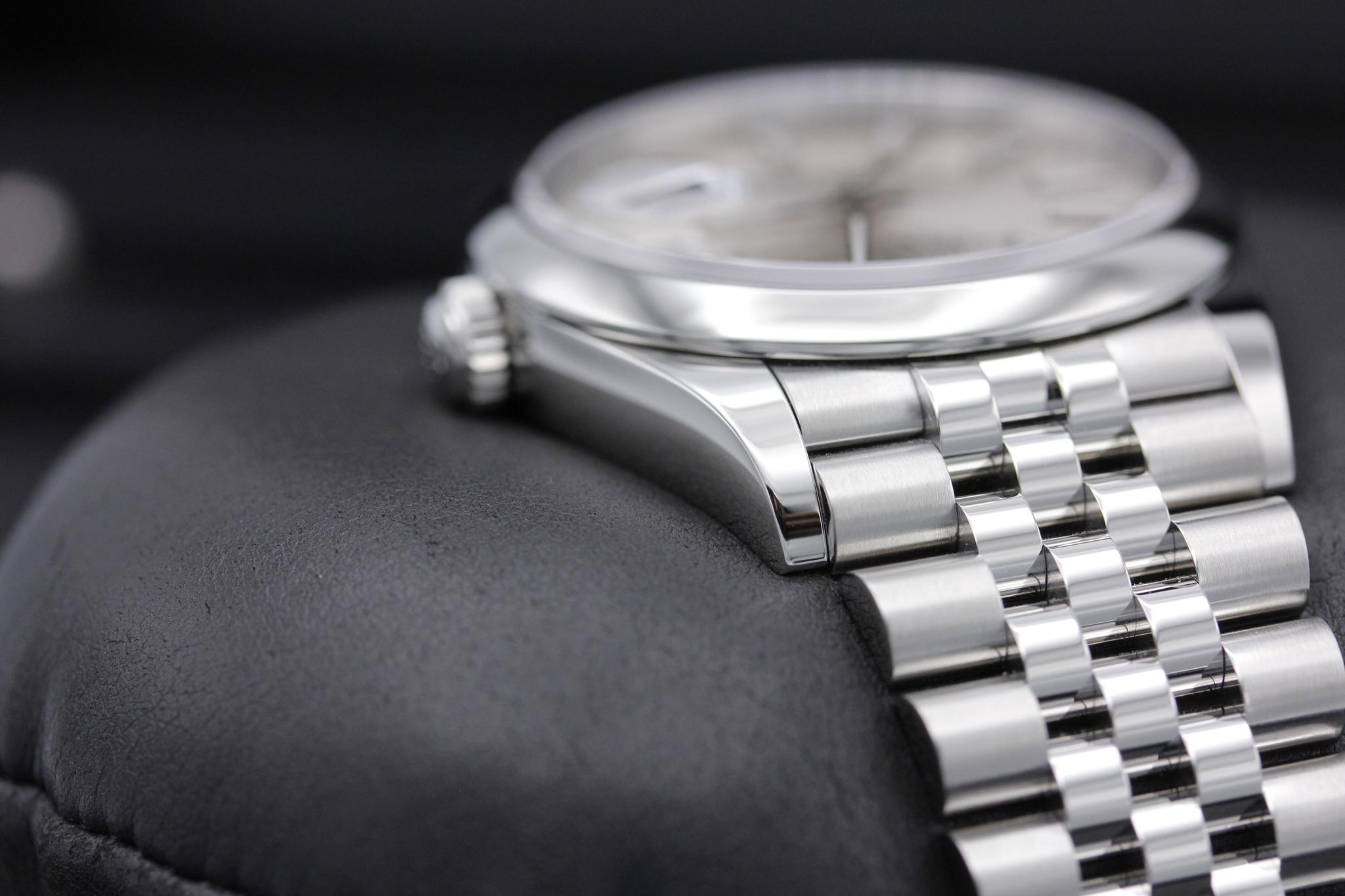 Watch Image 4