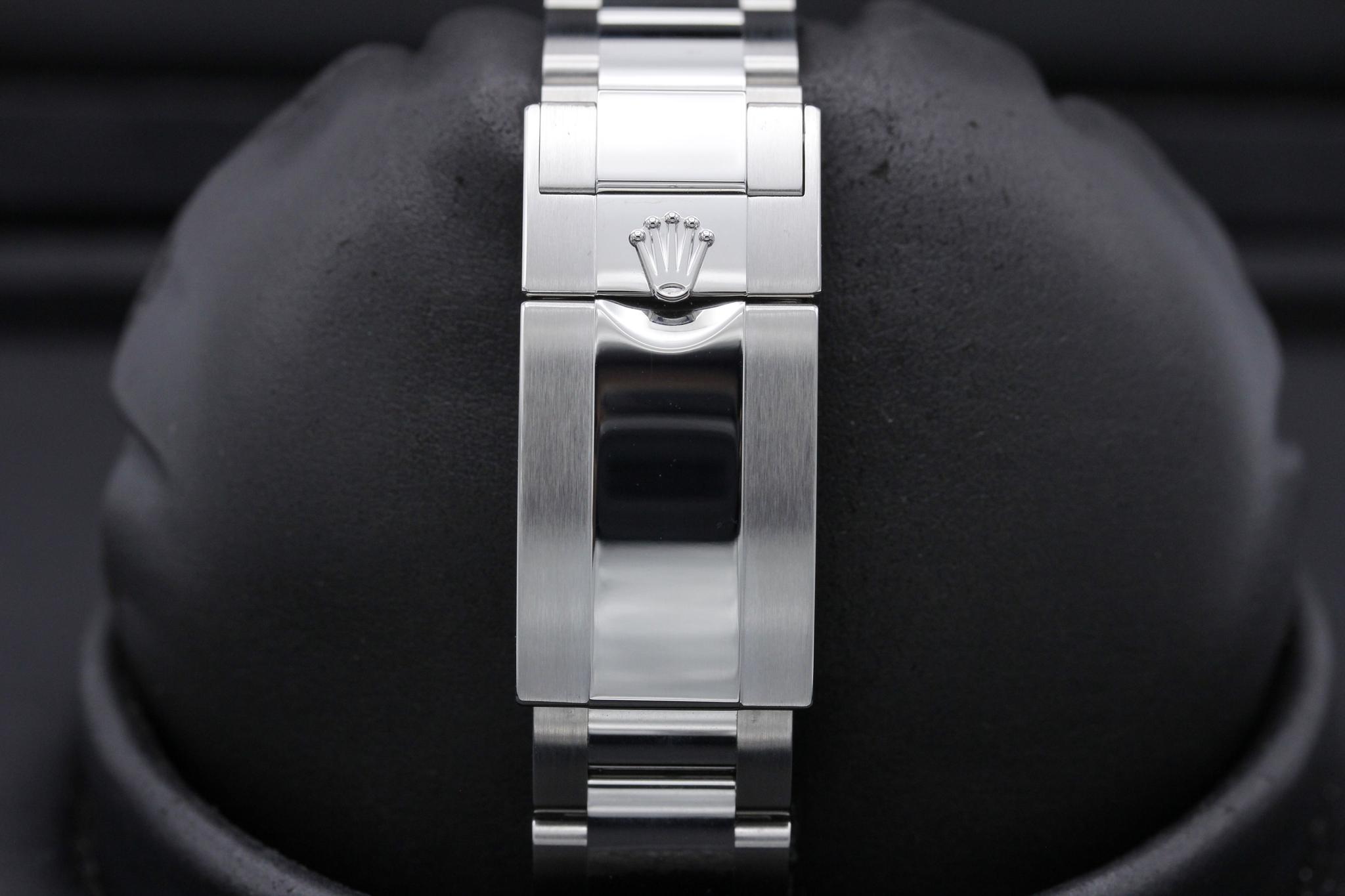 Watch Image 8