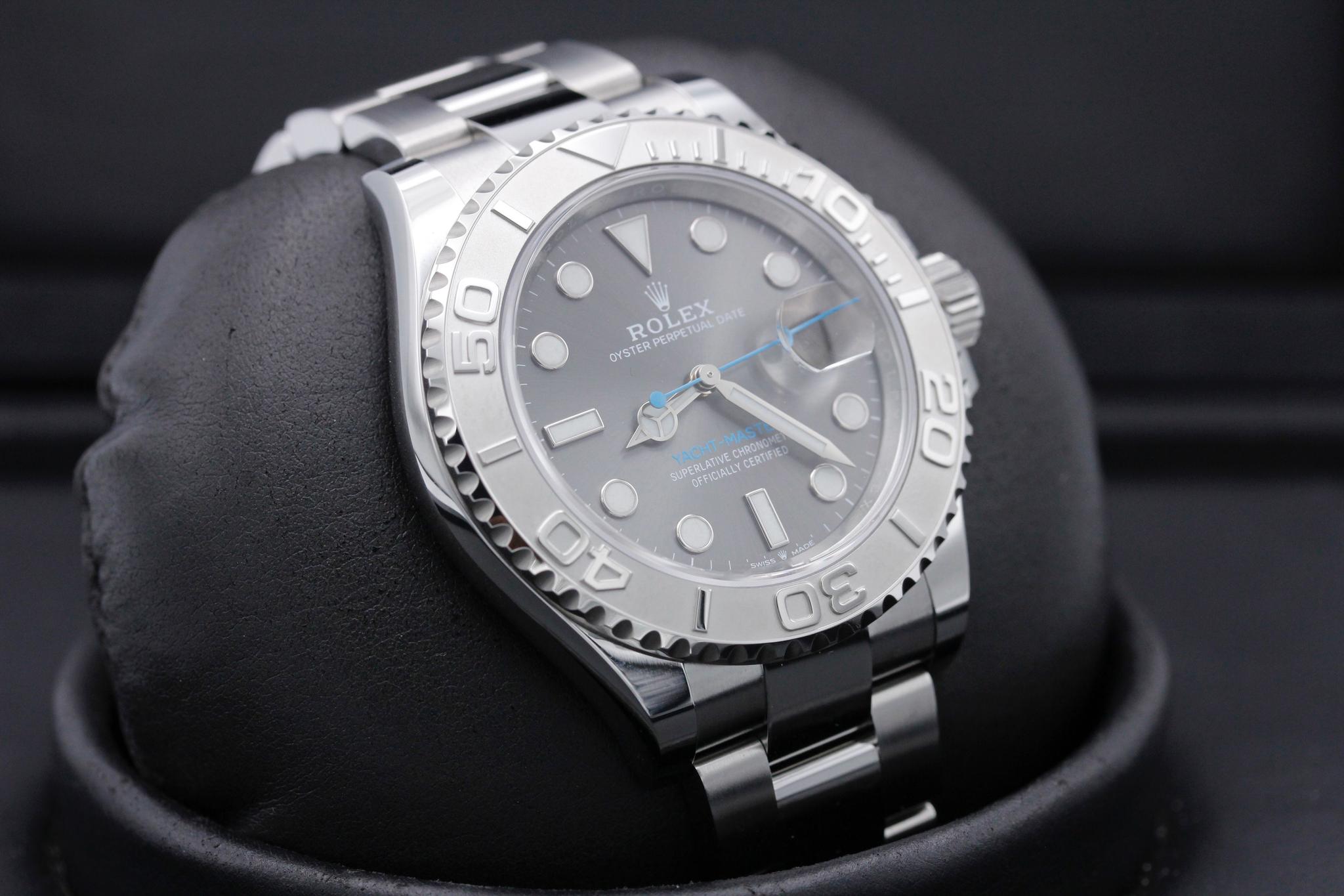 Watch Image 10