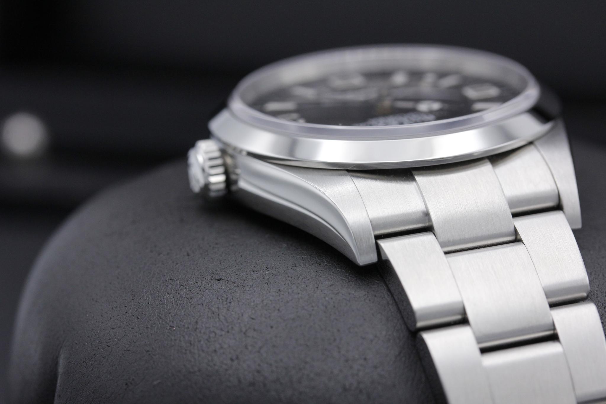 Watch Image 4