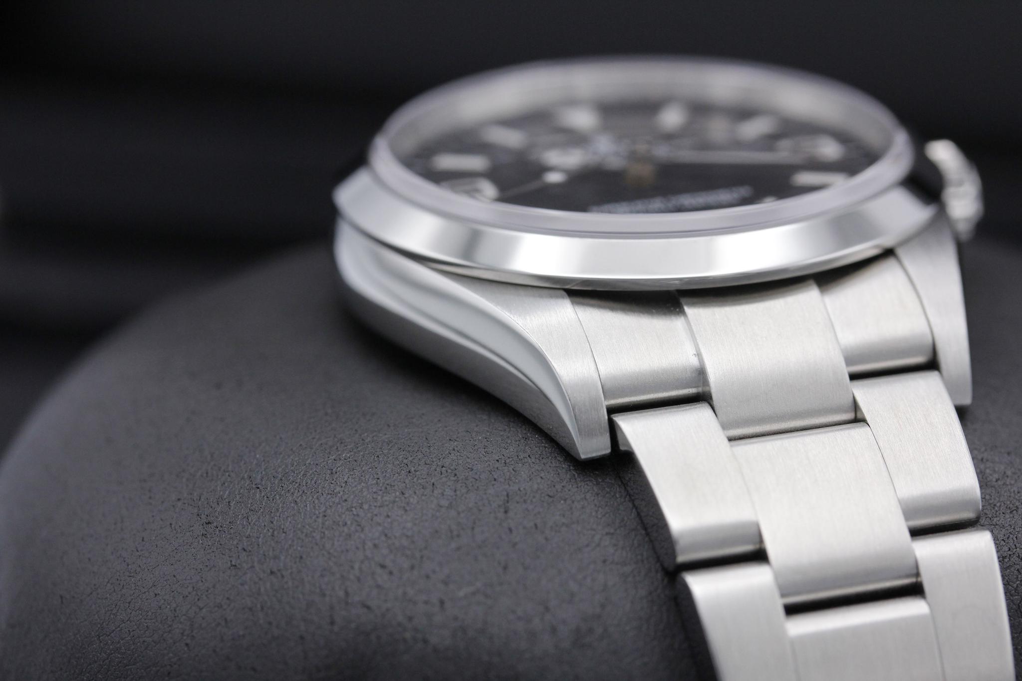 Watch Image 6