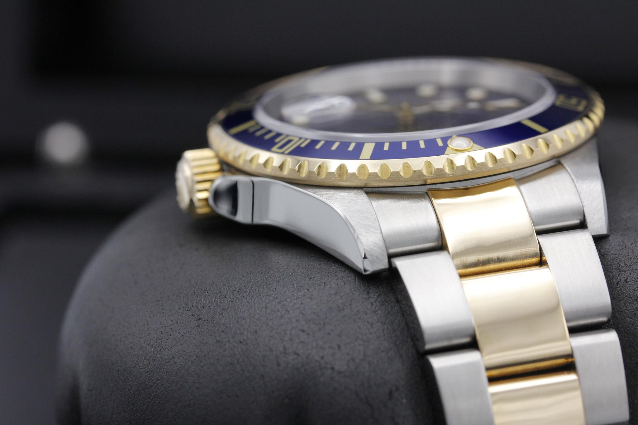 Watch Image 4