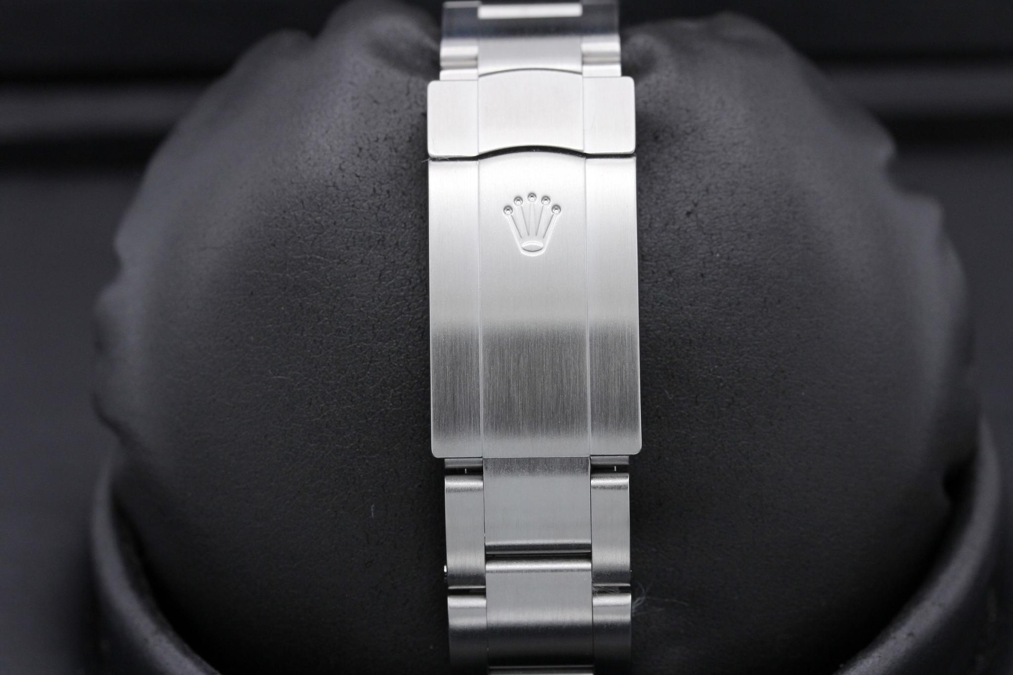 Watch Image 8