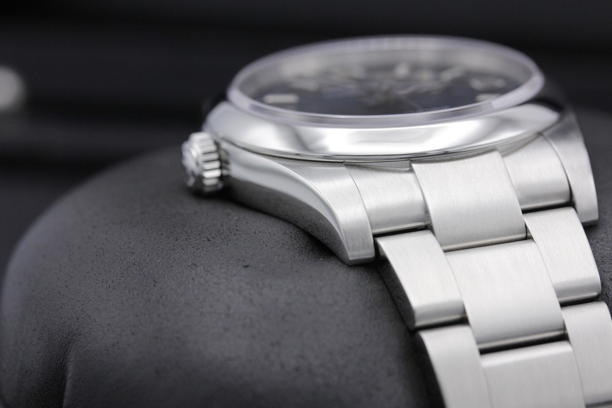 Watch Image 4