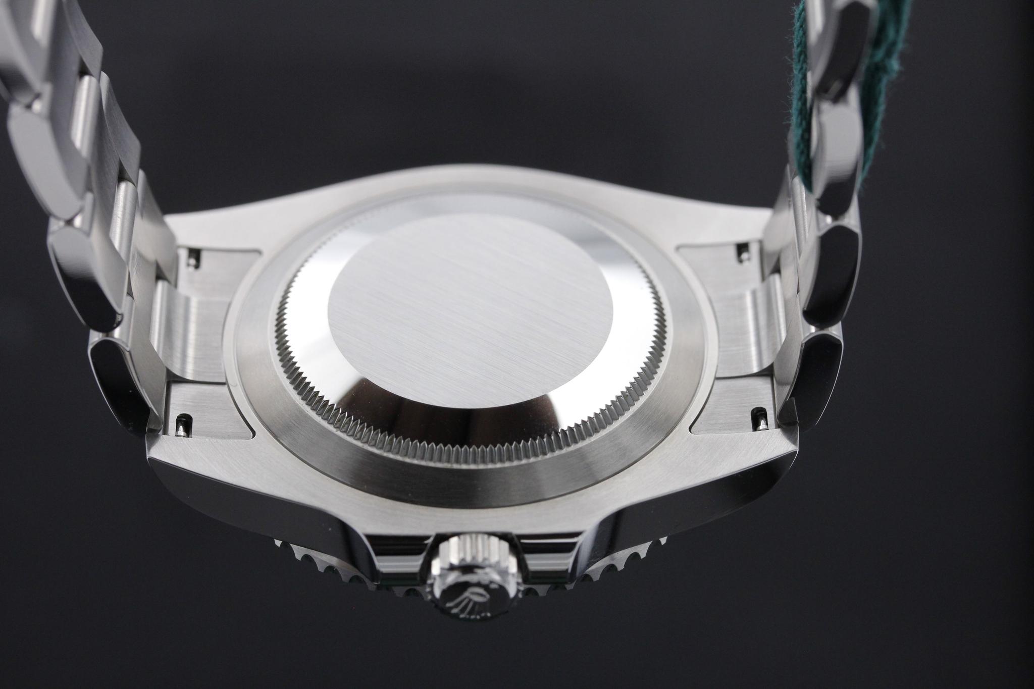 Watch Image 7