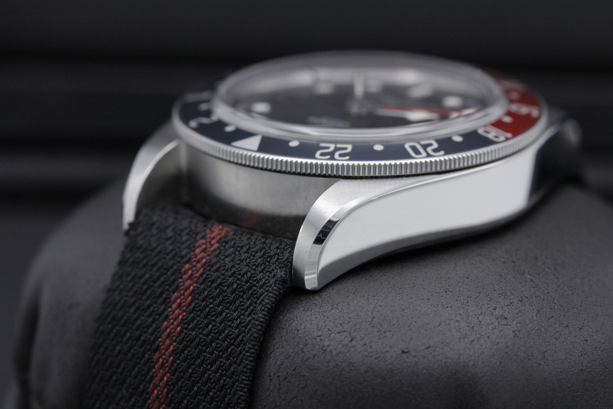 Watch Image 5