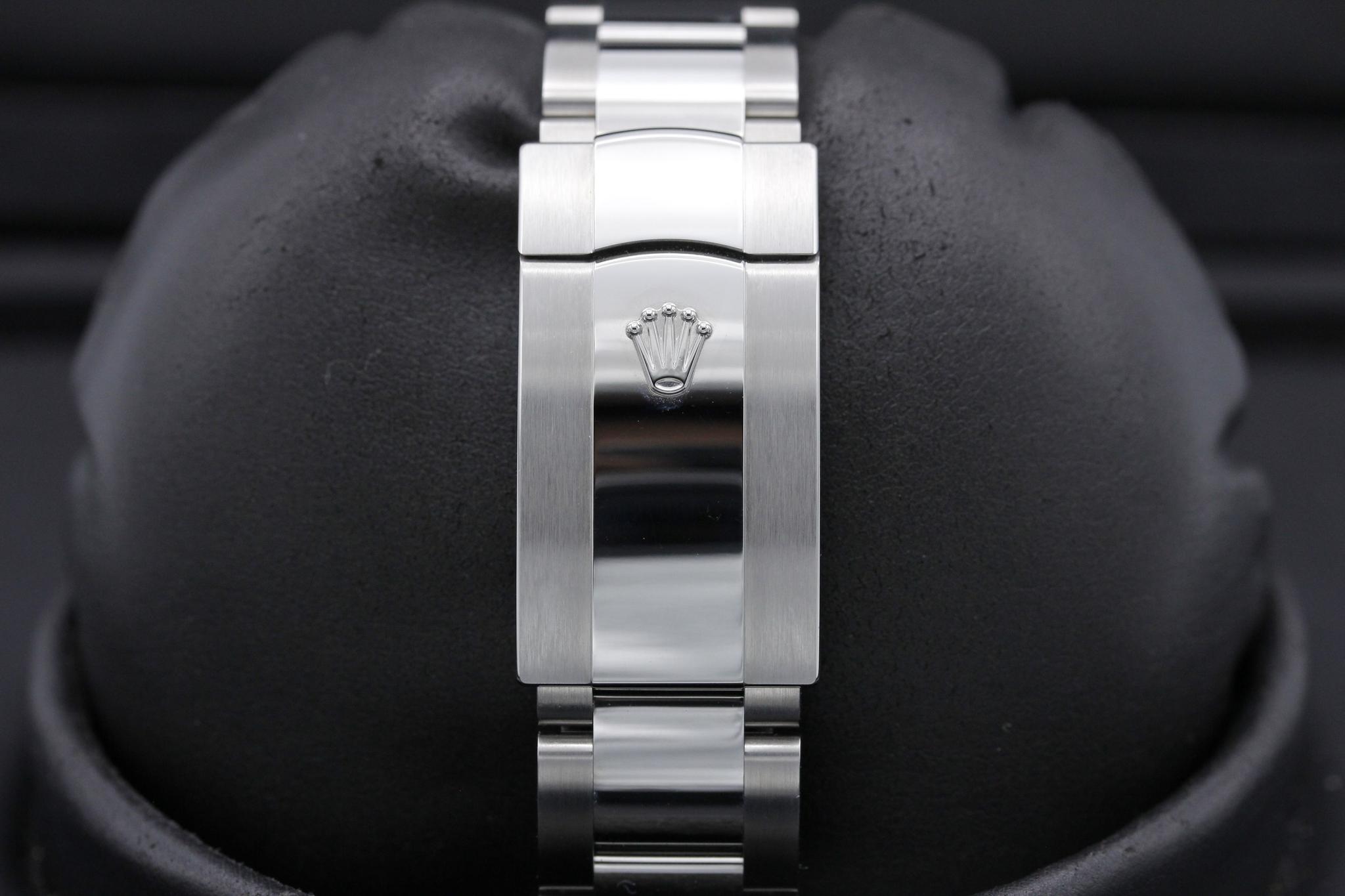 Watch Image 8