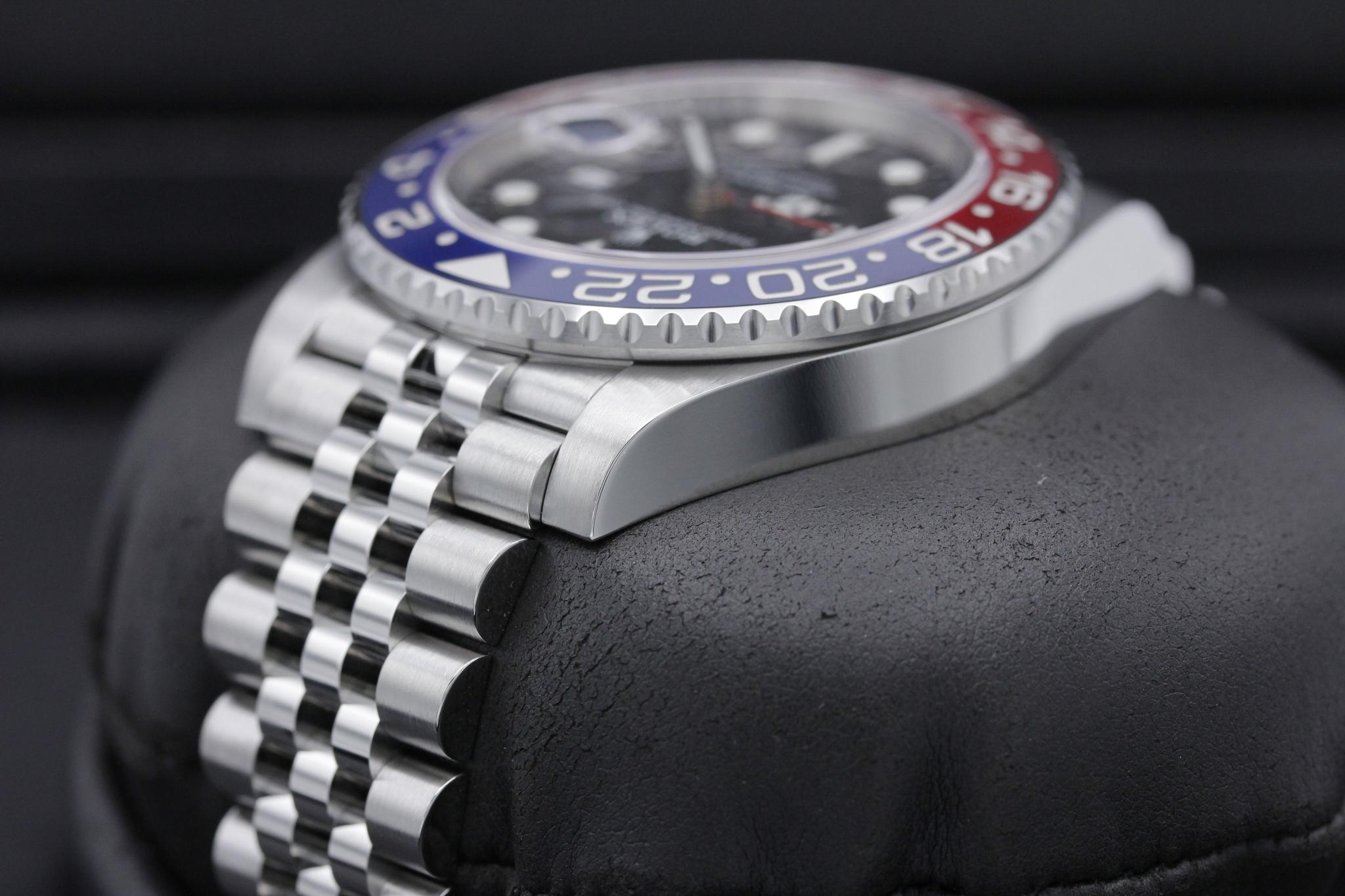 Watch Image 5