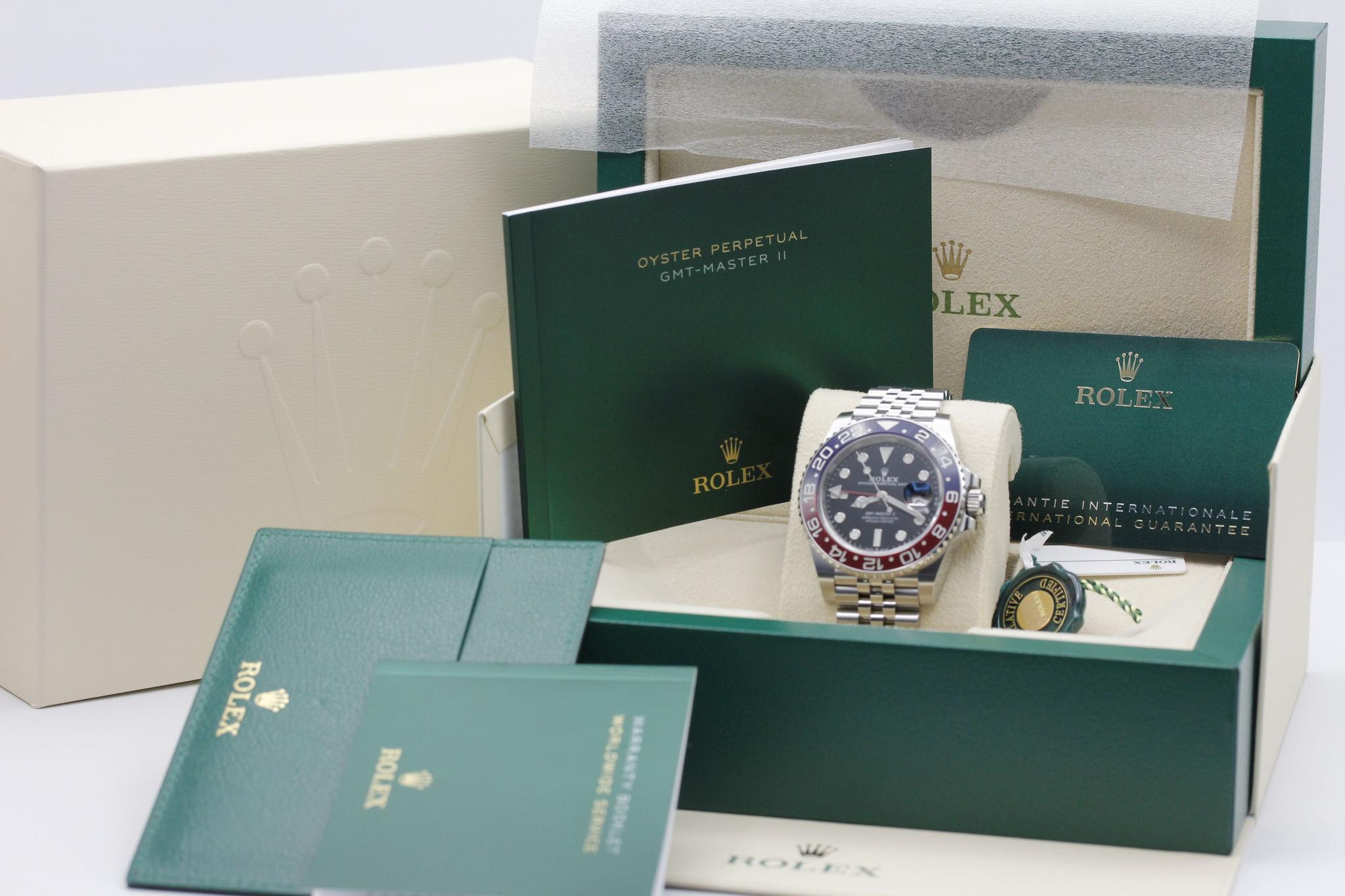 Watch Image 11