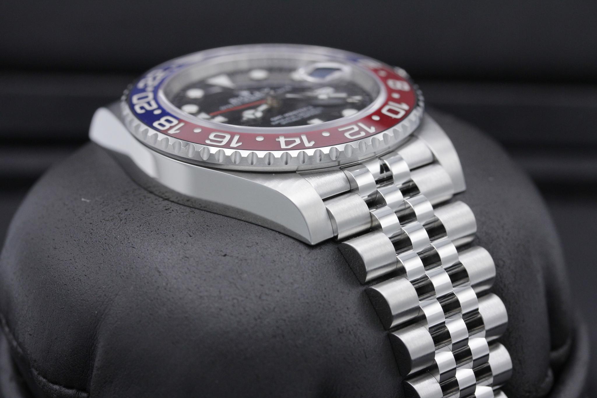 Watch Image 6
