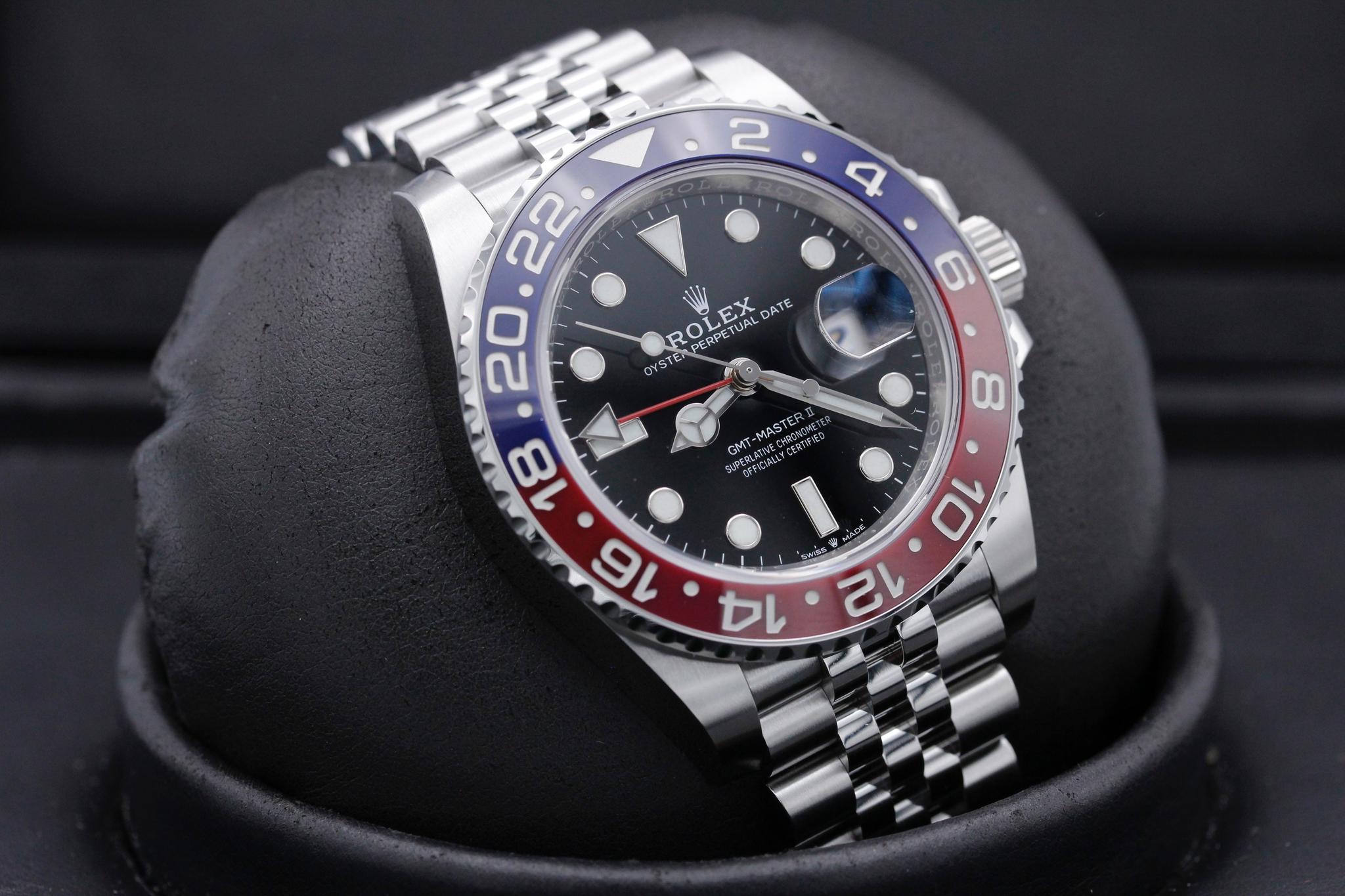 Watch Image 10